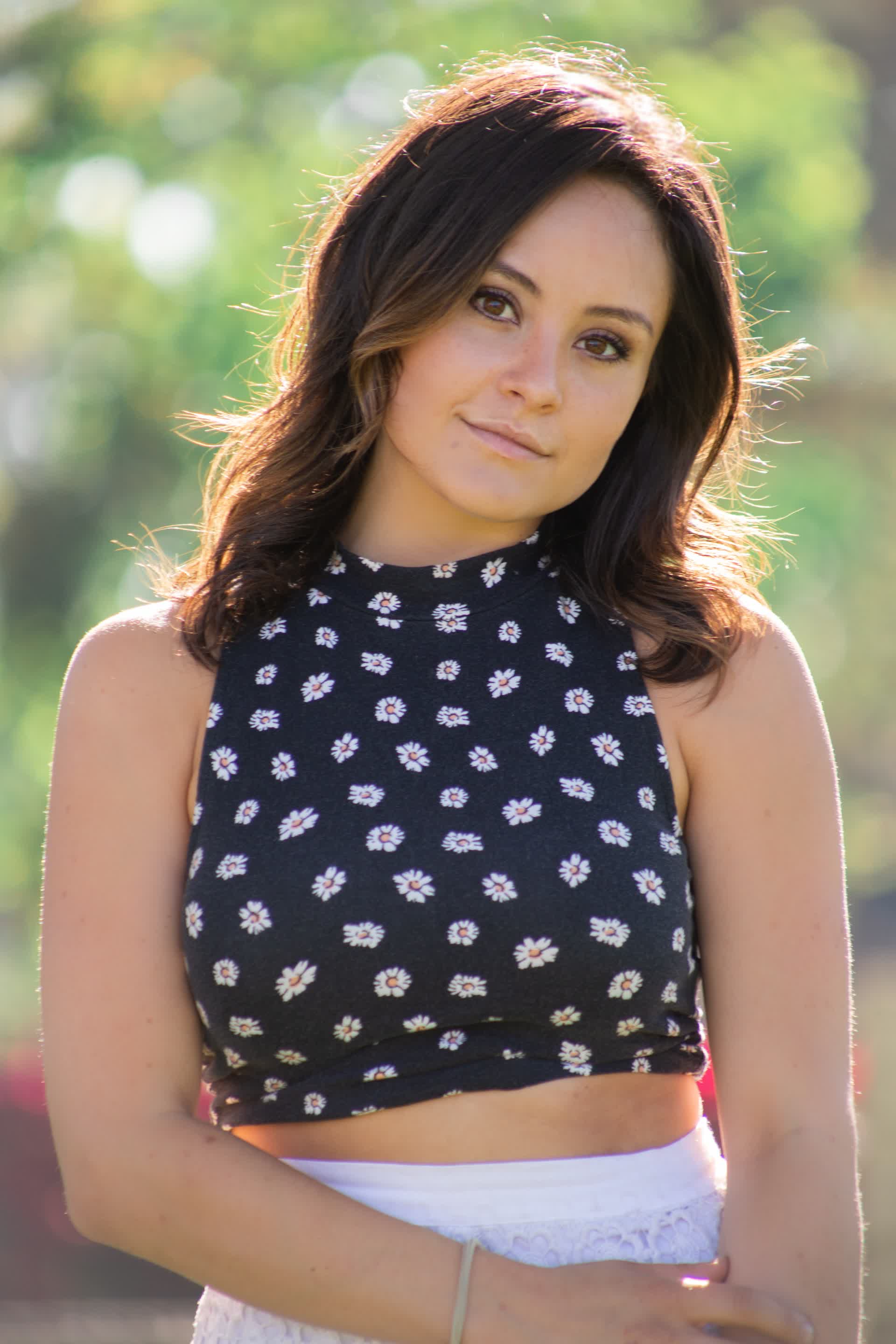 actor Carly Bondar large photo