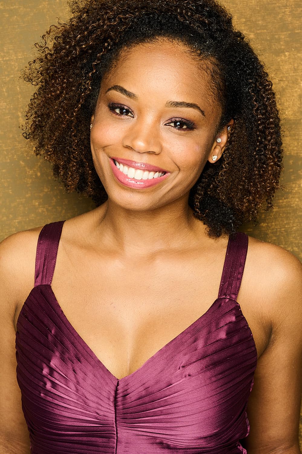 actor Bethiah Benson large photo