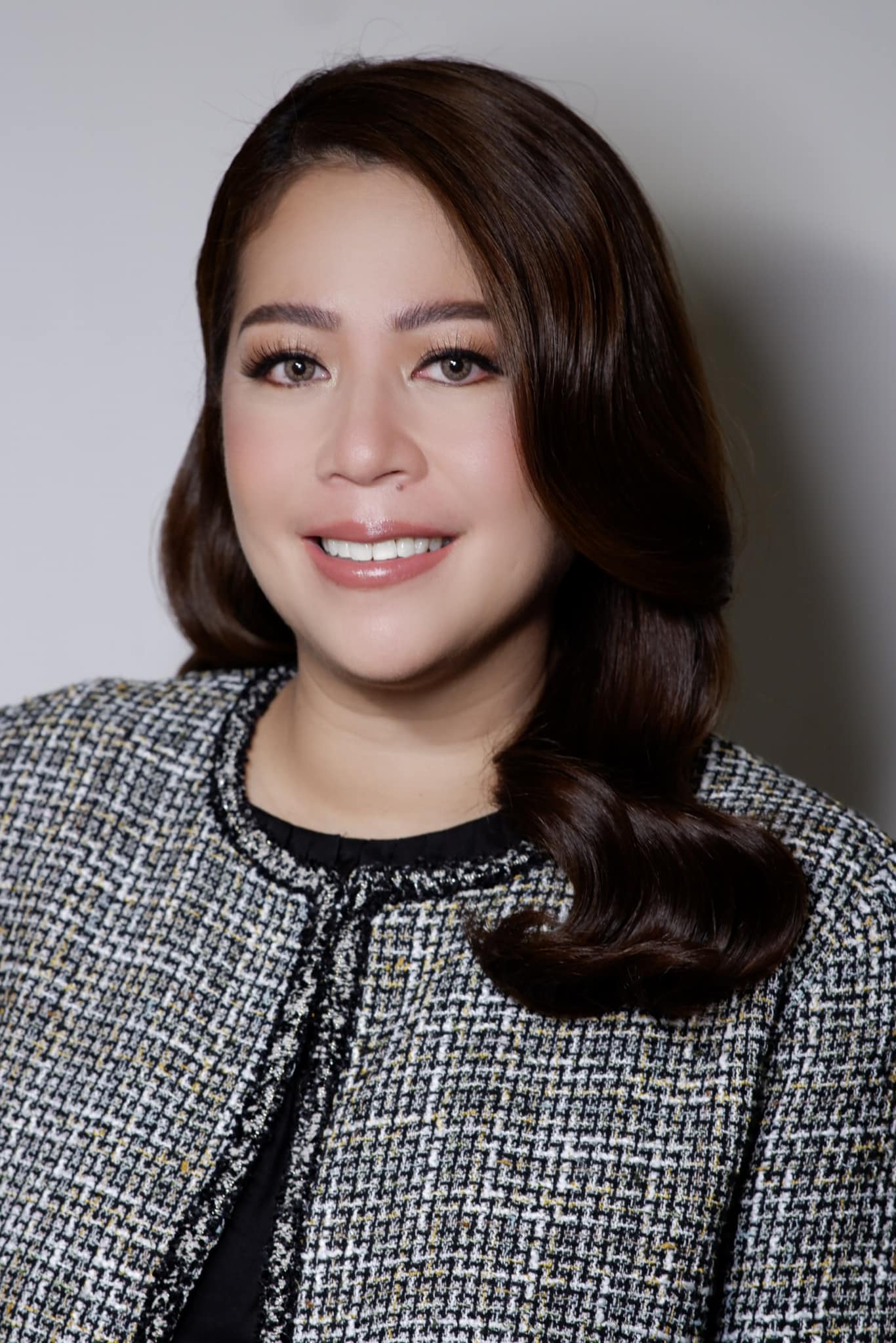 actor Roselle Nava large photo