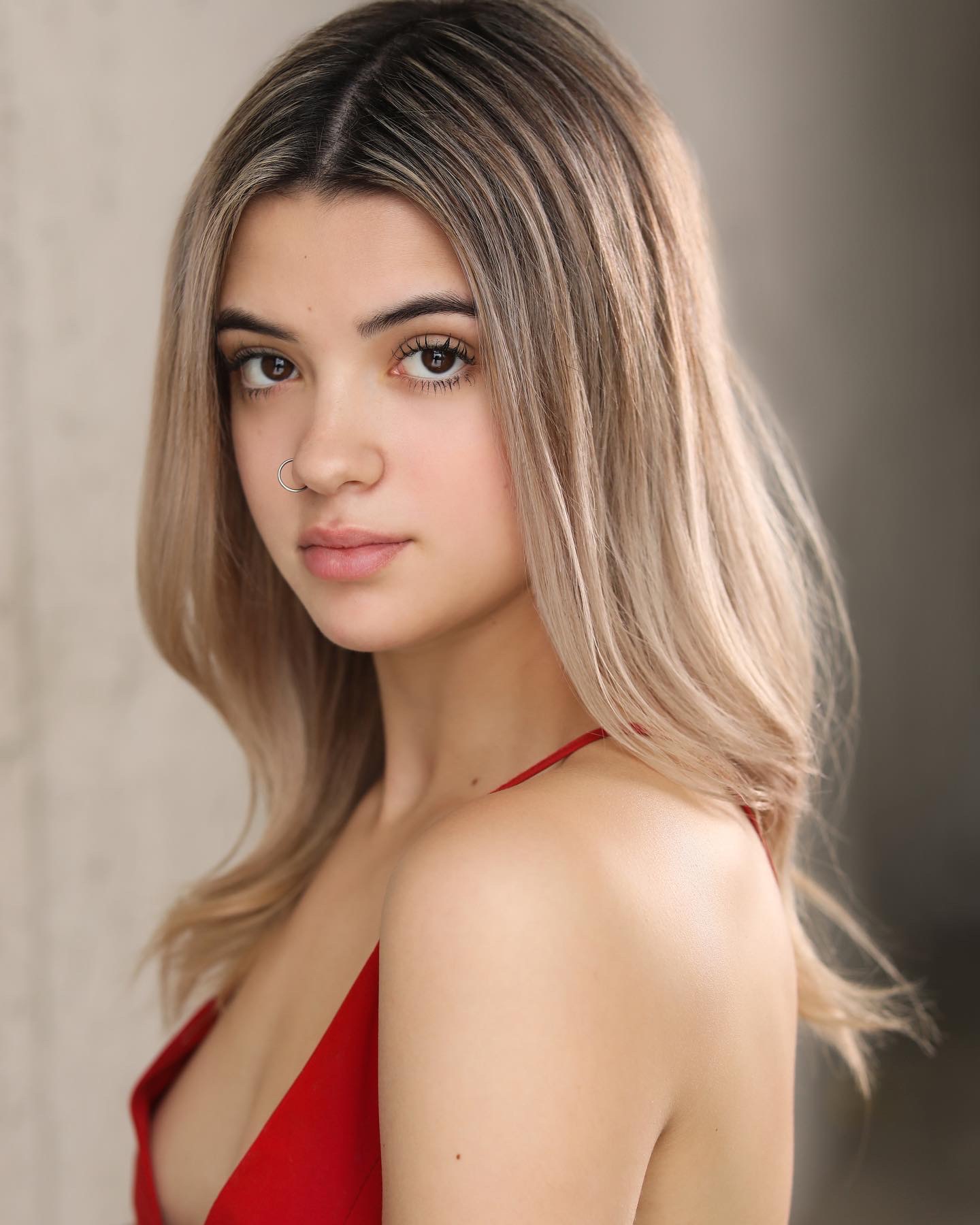 actor Amy Vertanness large photo