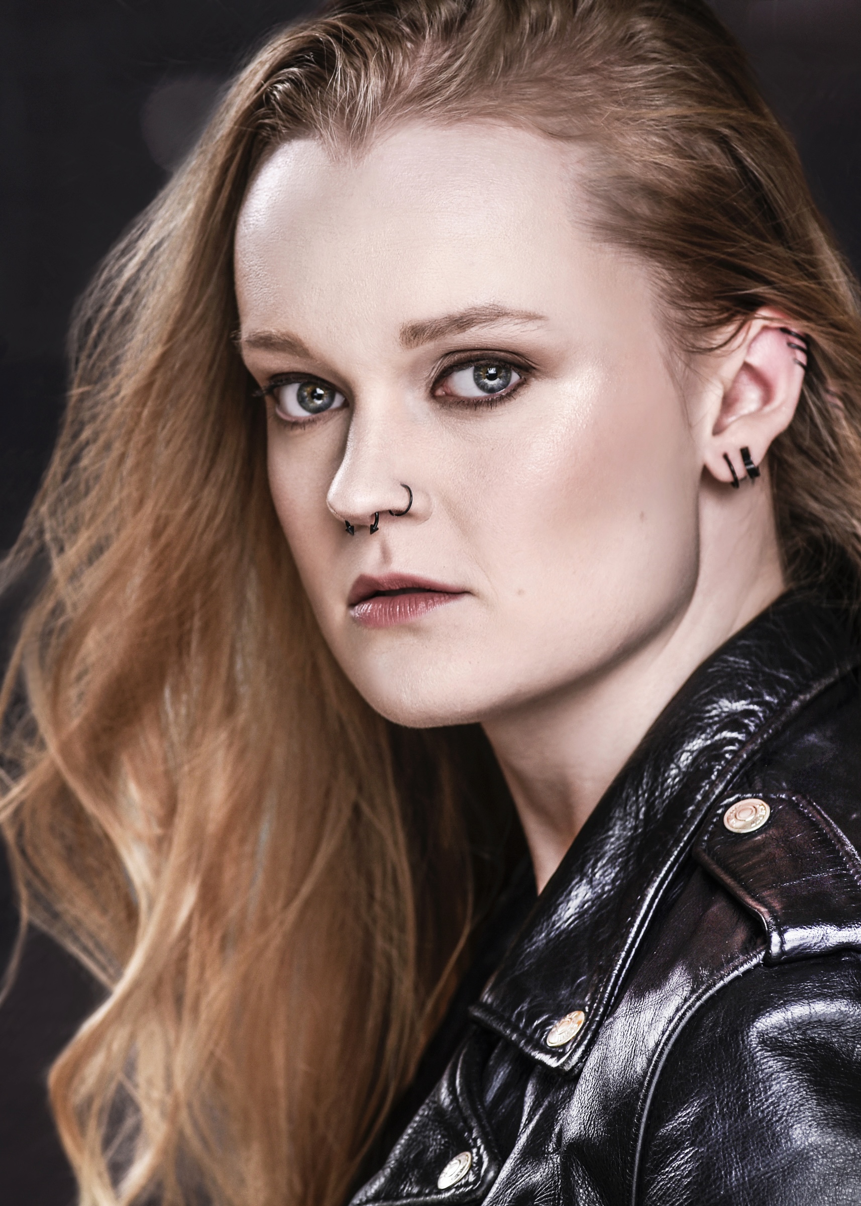 actor Kate Hargrave large photo