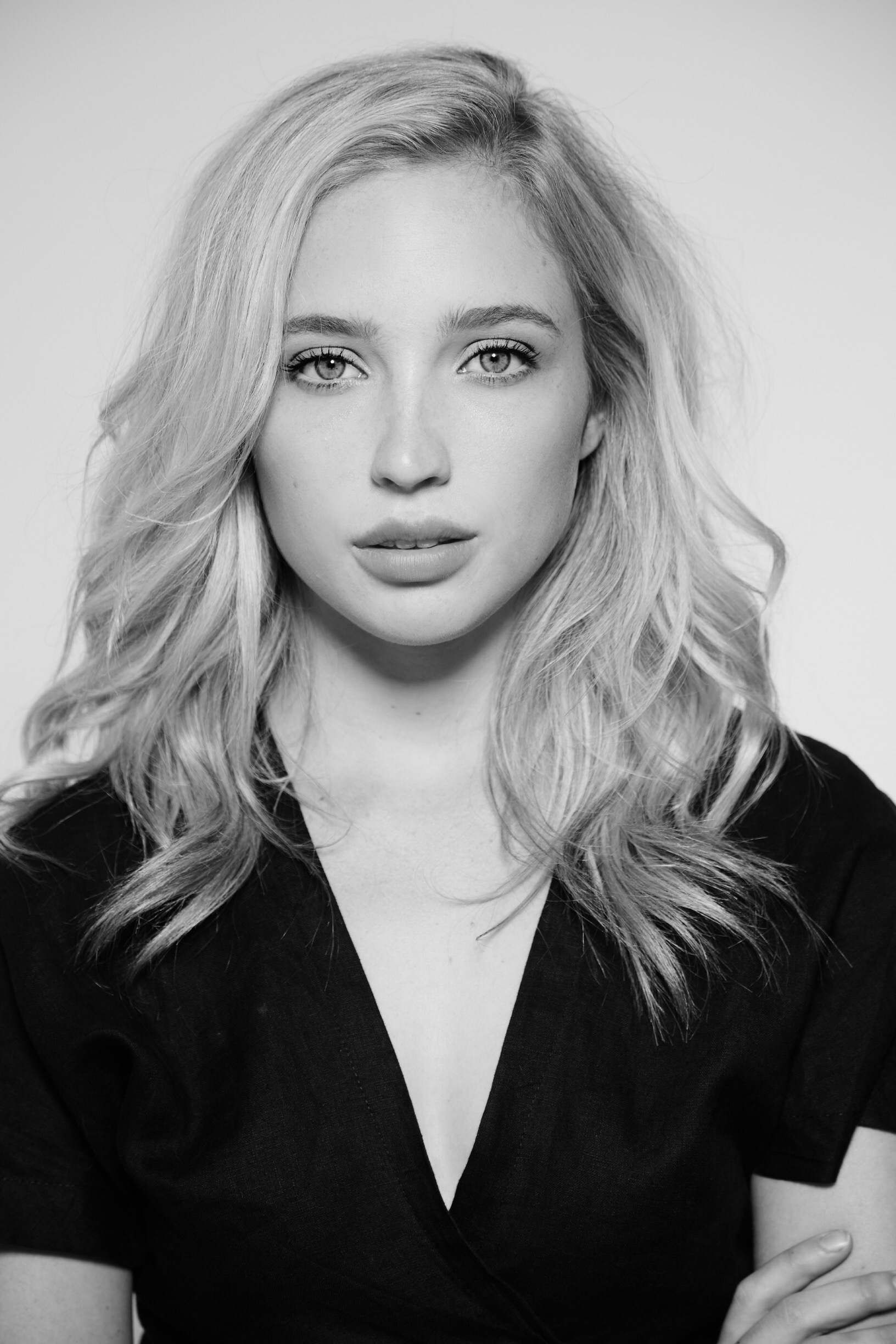 actor Cassie Osborne large photo