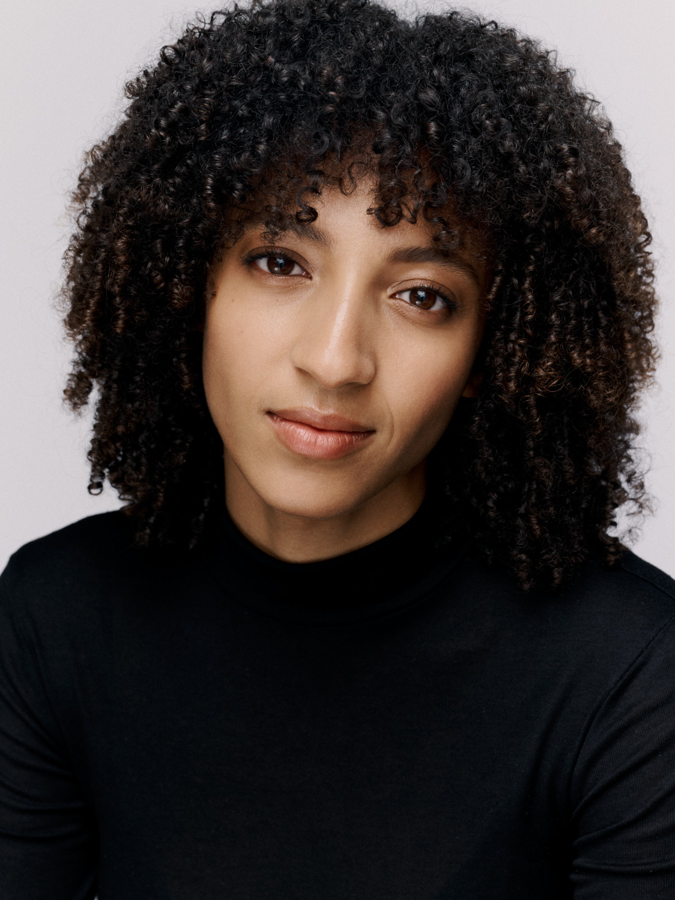 actor Angela Nwagbo large photo