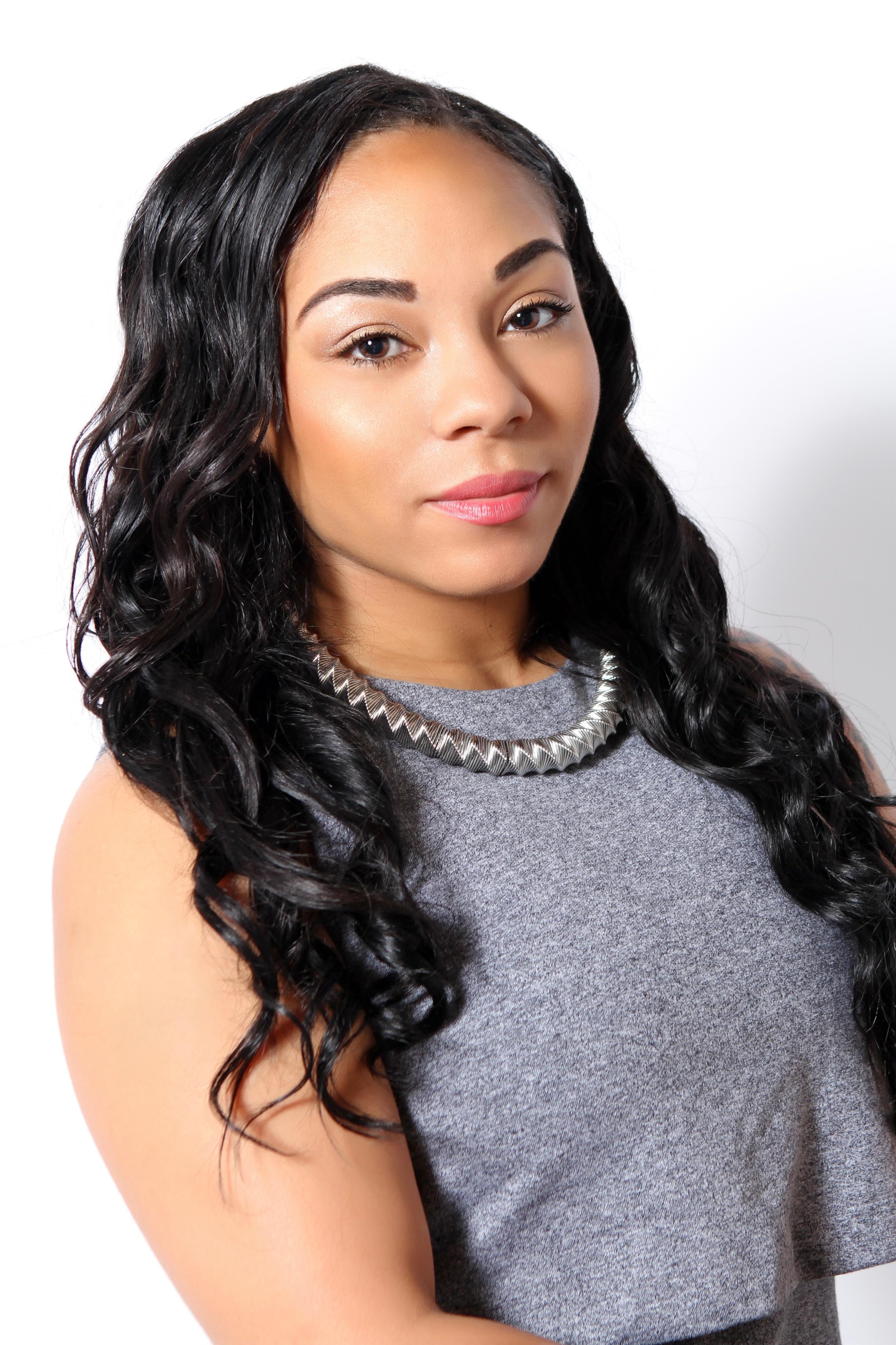 actor Whitney Hicks large photo