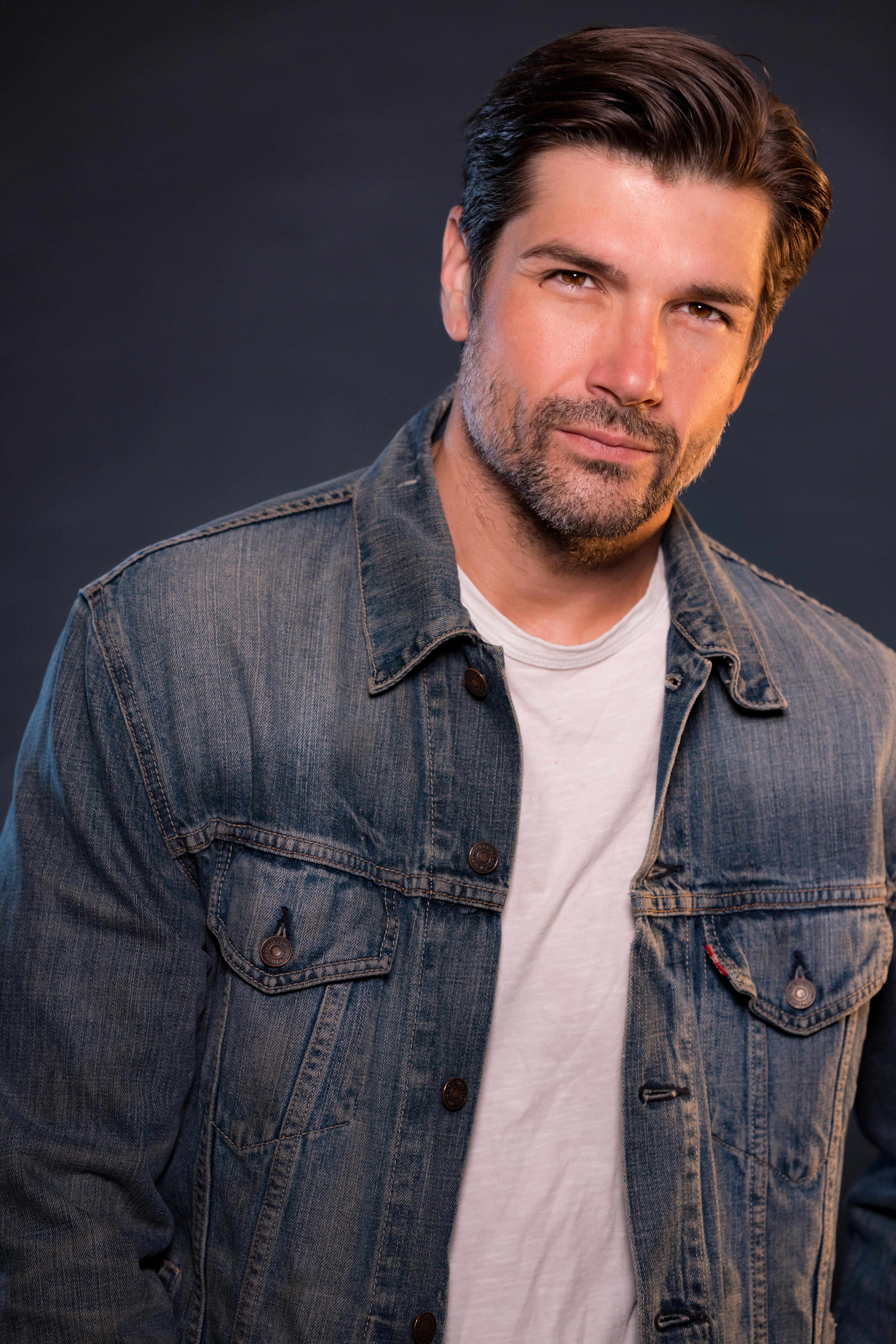 actor Kevin McNamara large photo