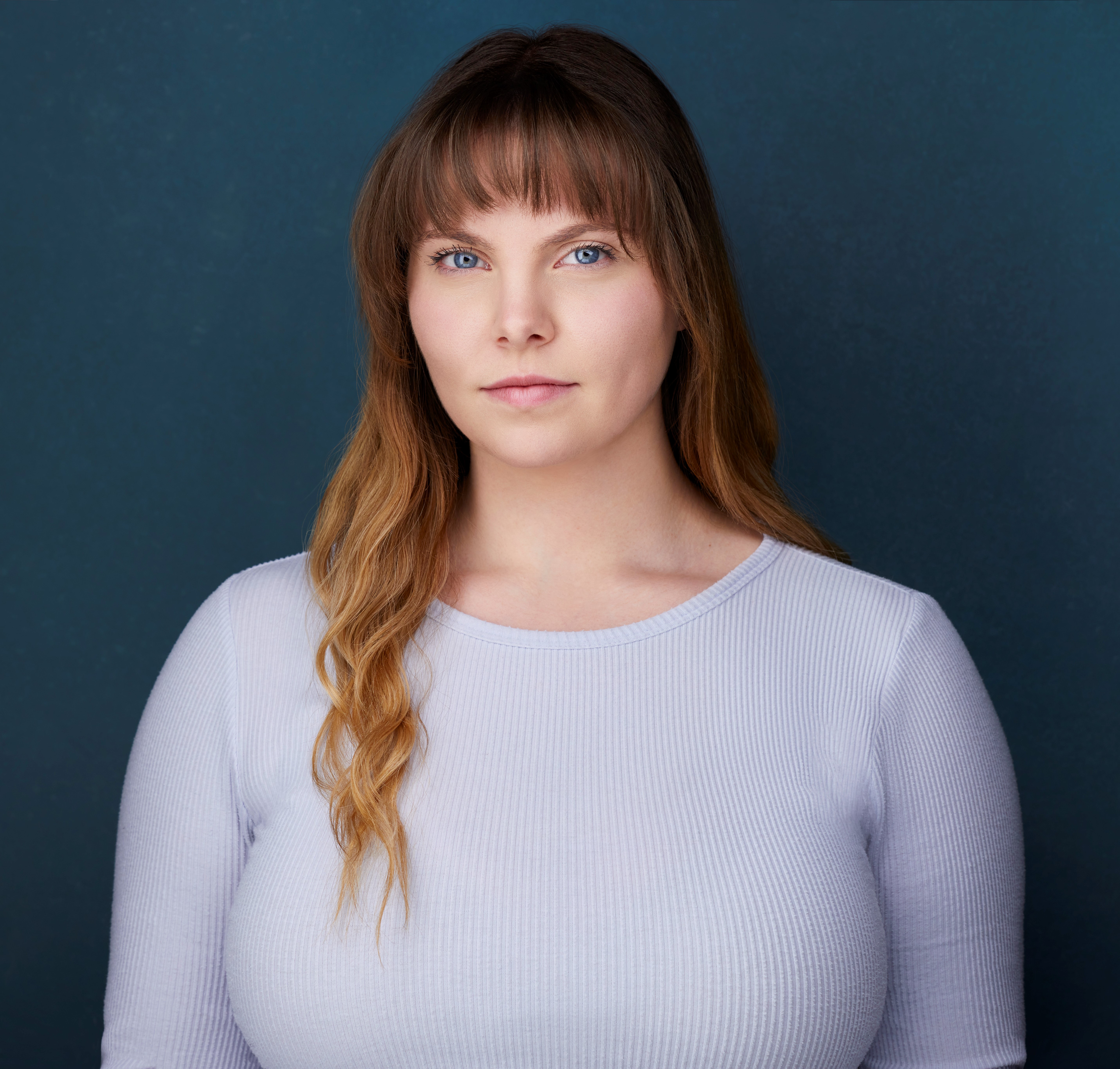 actor Mackenzie Sutton large photo