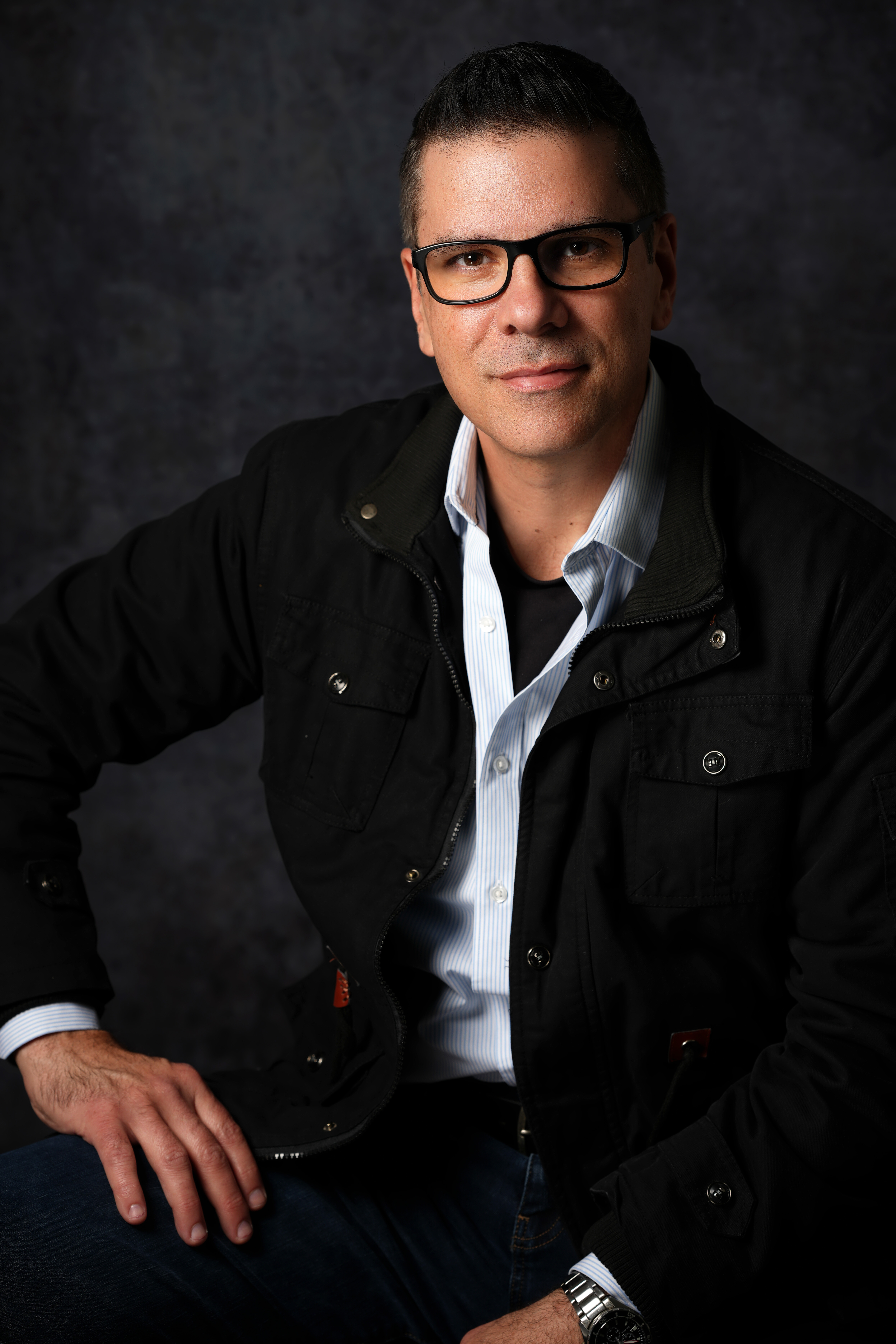 actor Joe Menendez large photo