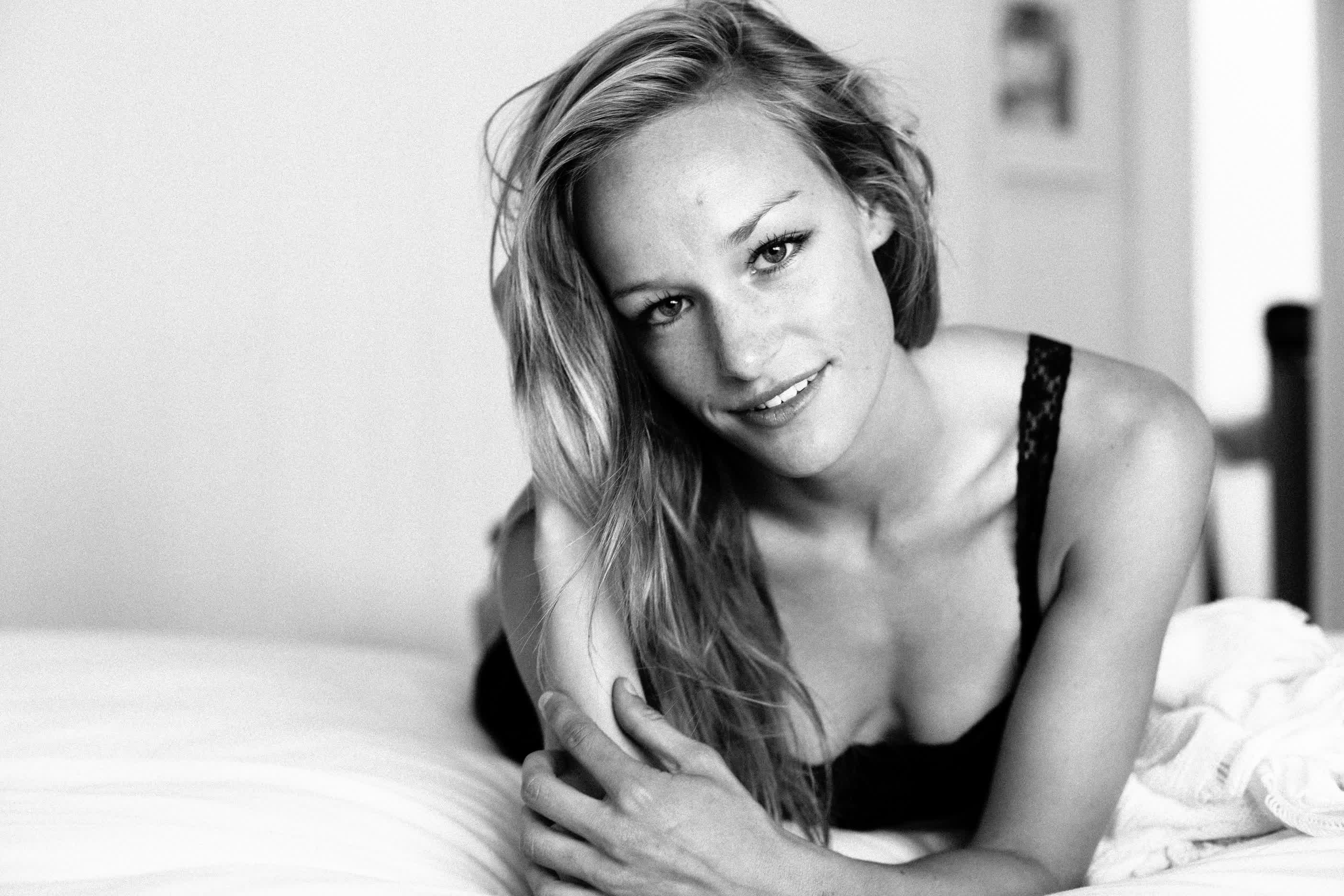 actor Katherine Klosterman large photo