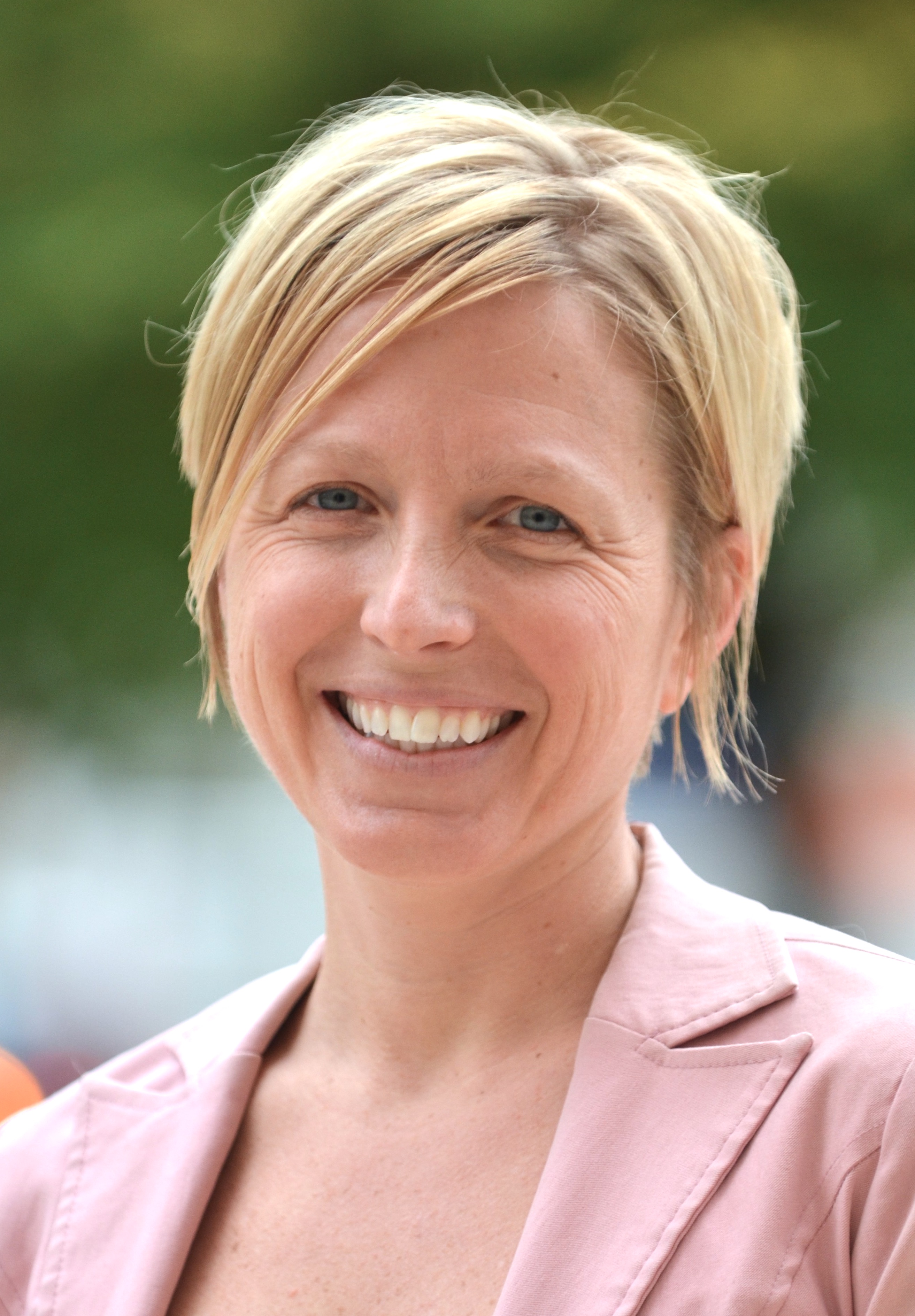 actor Erica Meier large photo