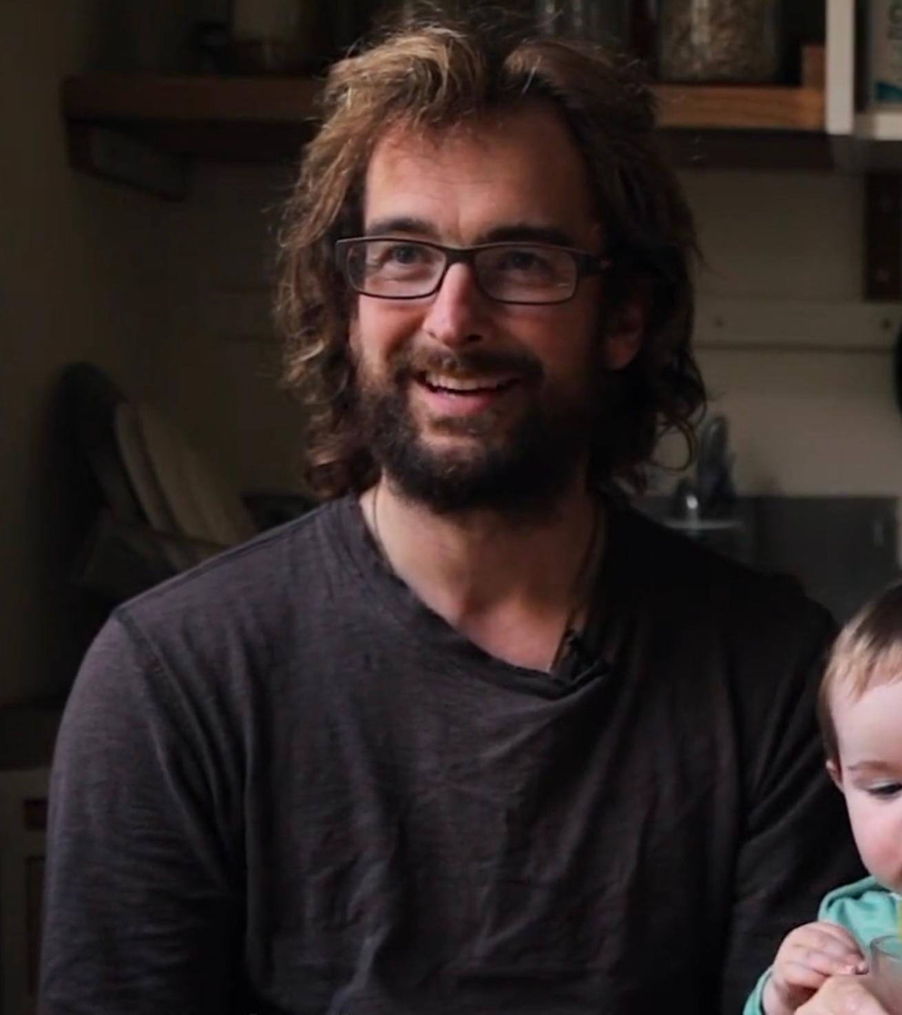 actor Tom Nicholson large photo