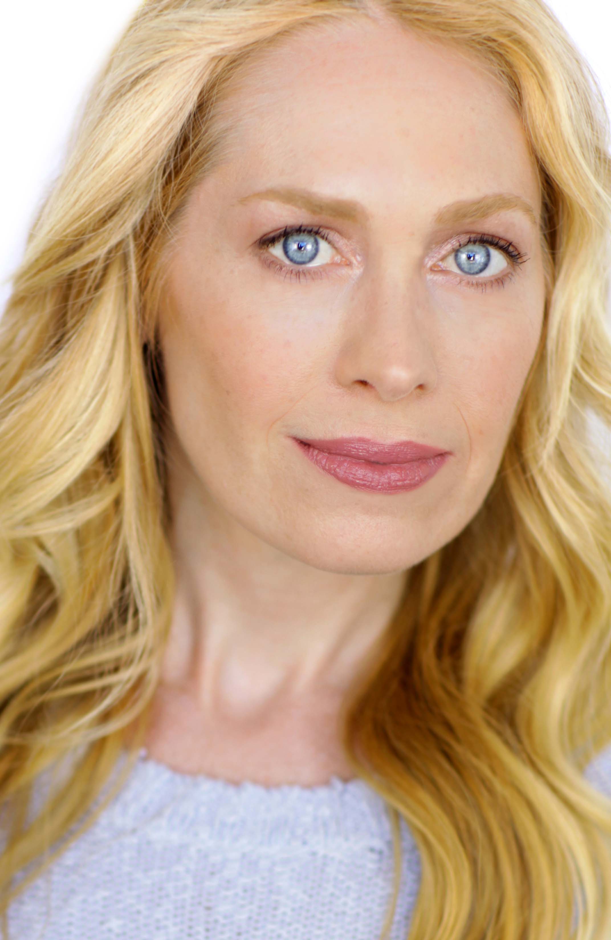 actor Ariana Marchesini large photo