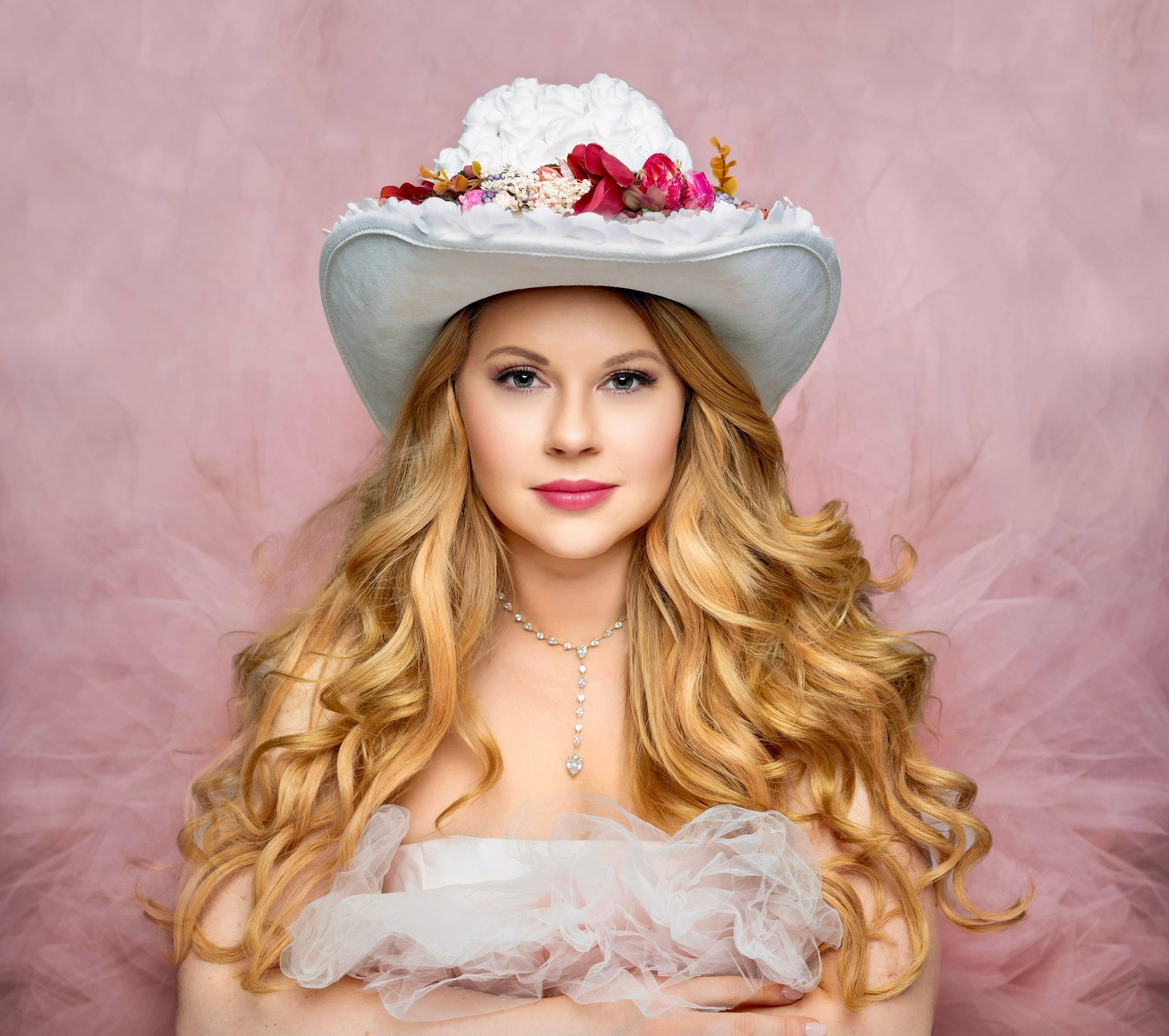 actor Taylor Sanders large photo