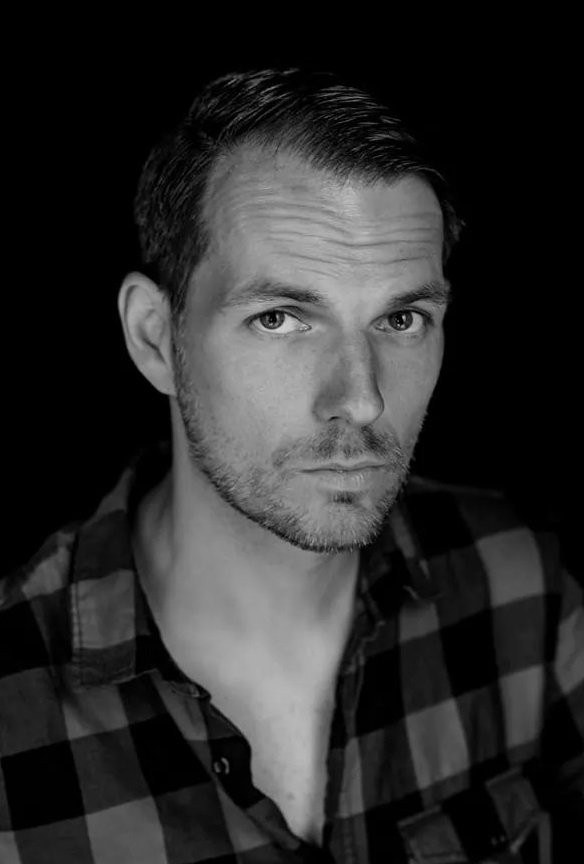 actor Chris Theisinger large photo