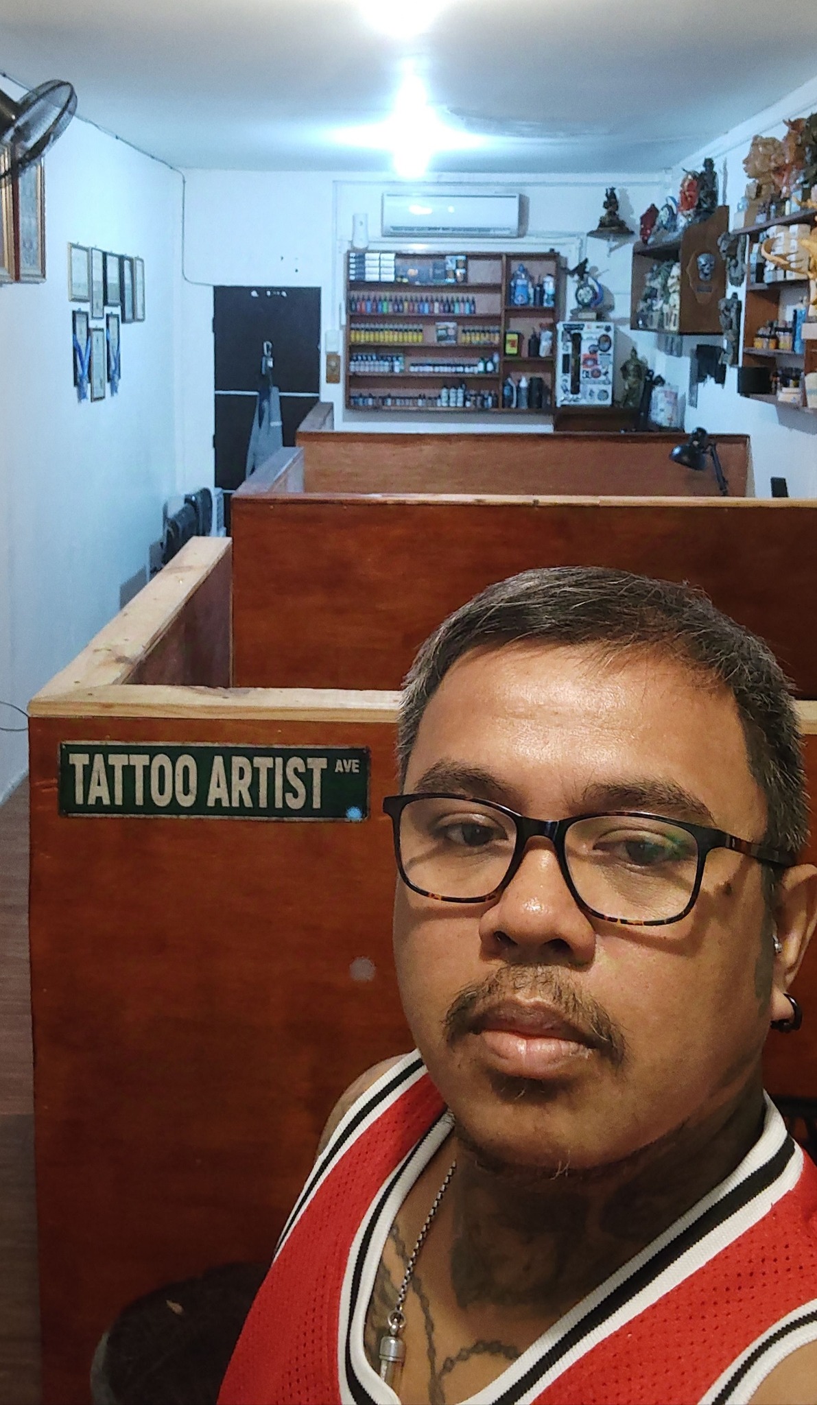 actor Leo Roque large photo