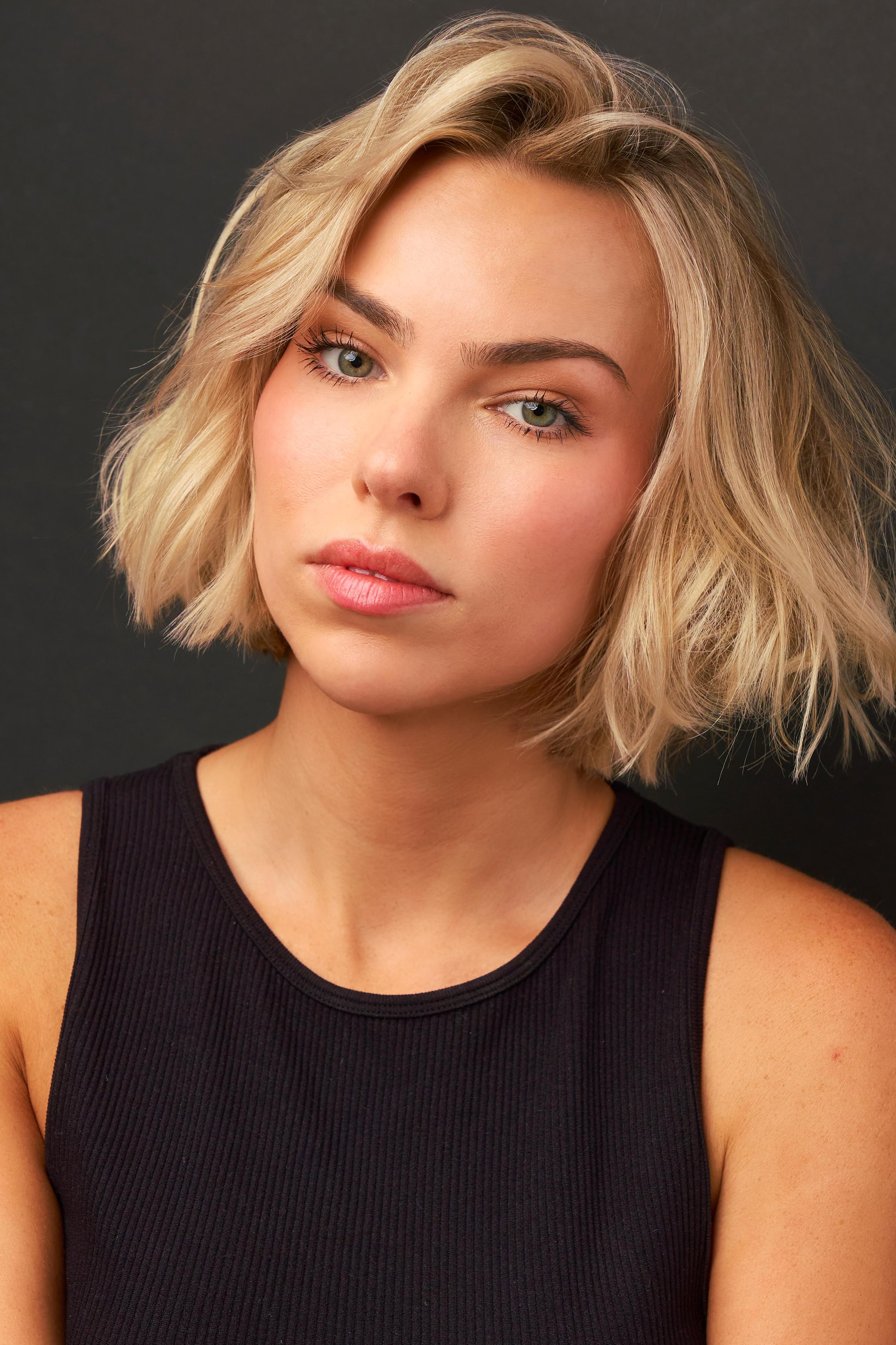 actor Carina Worm large photo