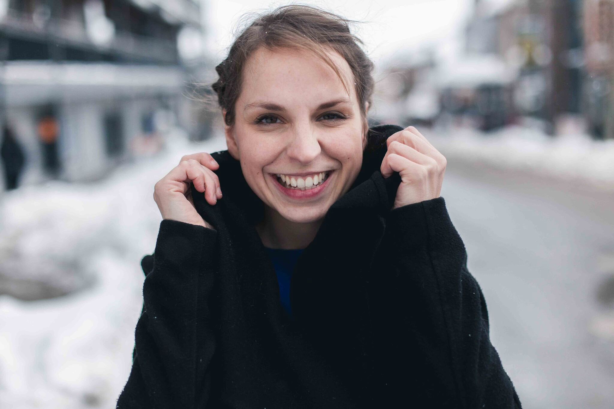 actor Caroline Erikson large photo