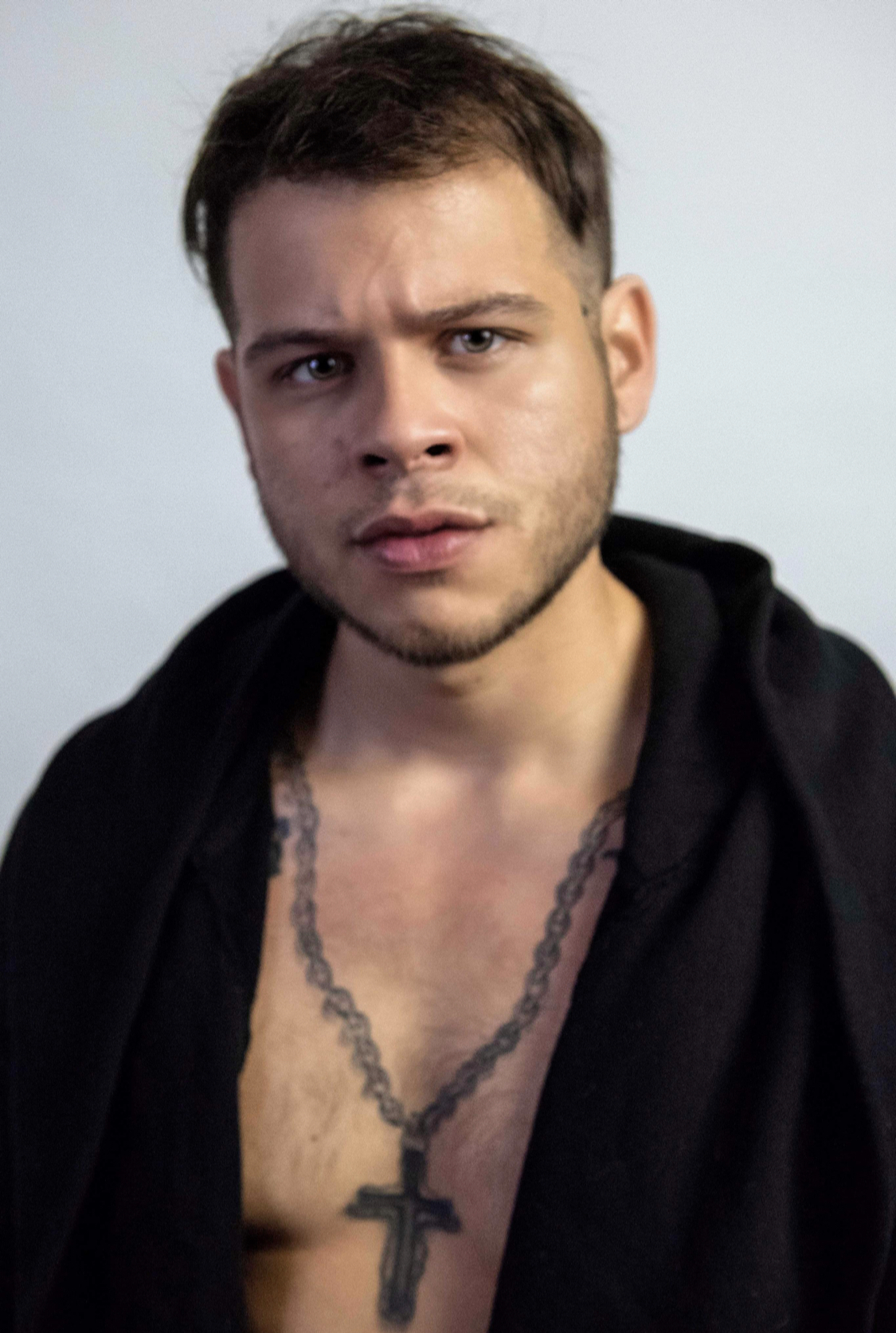 actor Christopher Rivera large photo