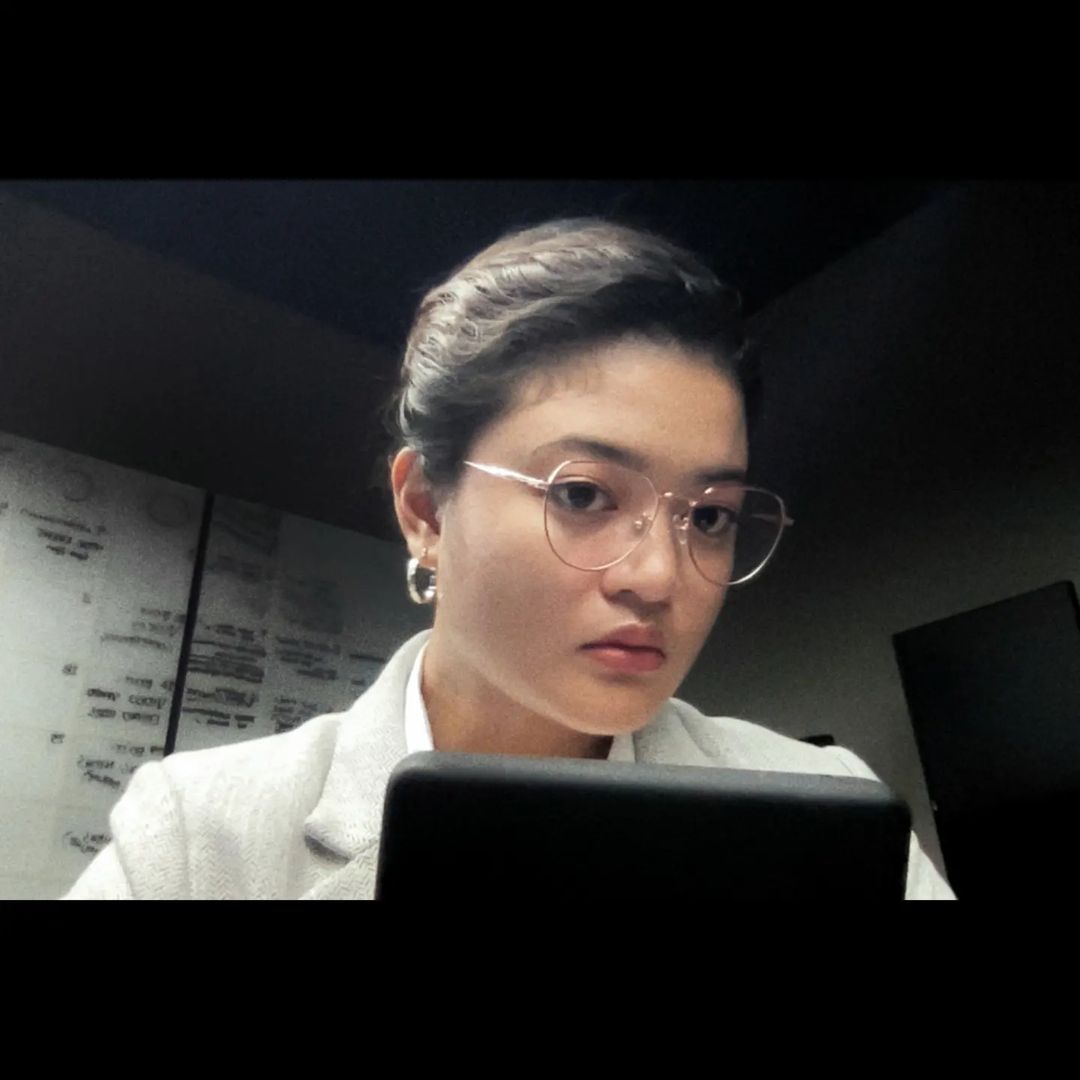 actor Eve Baswel large photo