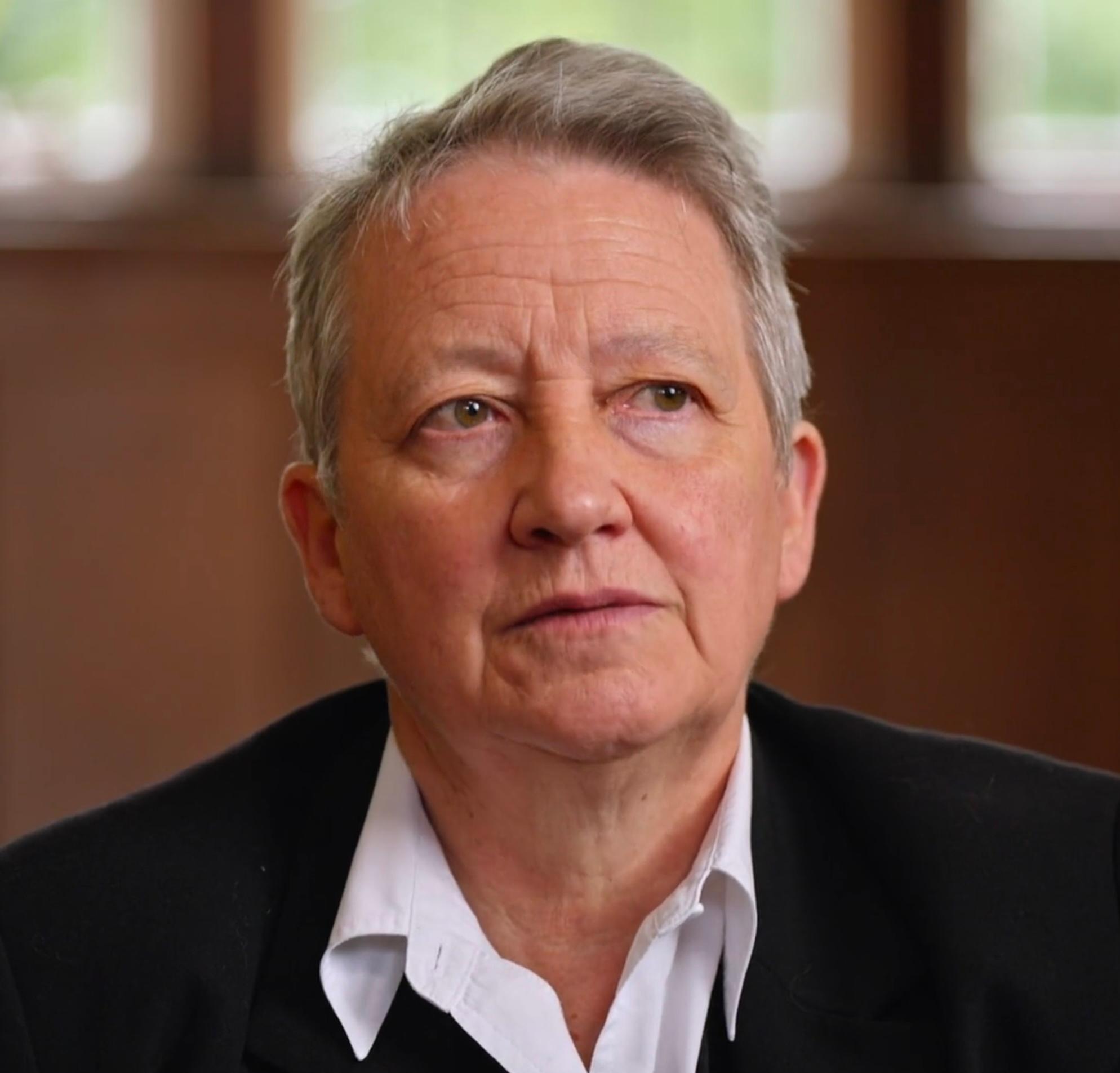 actor Kay Linnell large photo