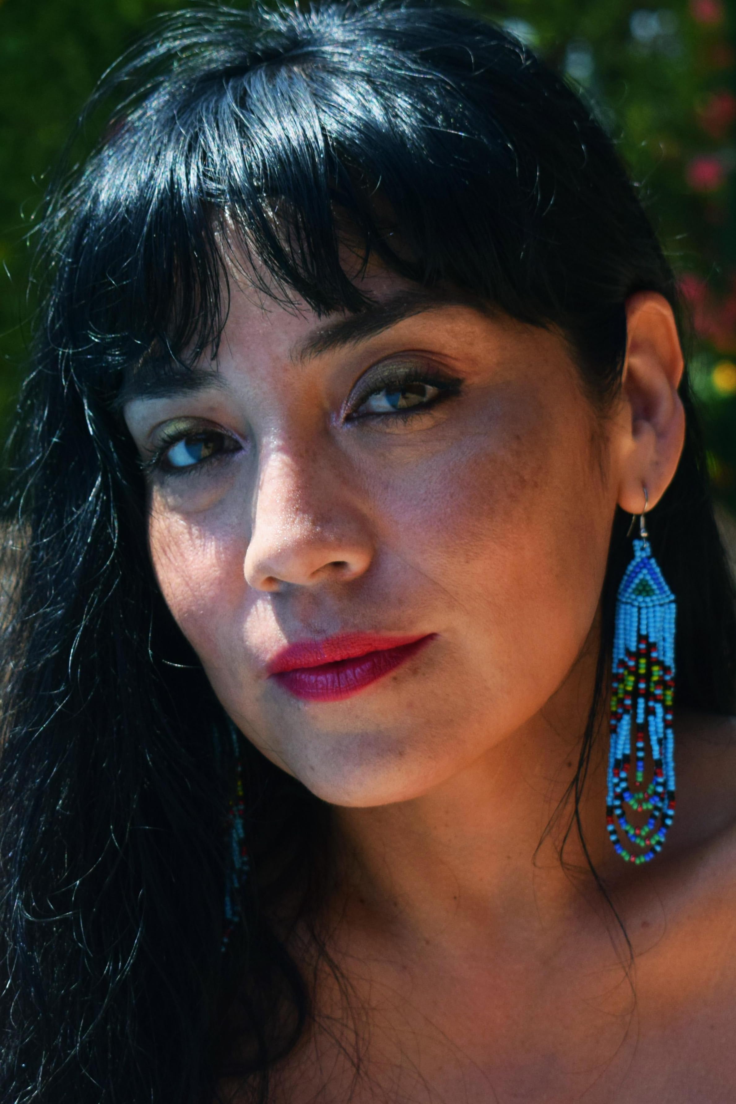 actor Julia Thays large photo