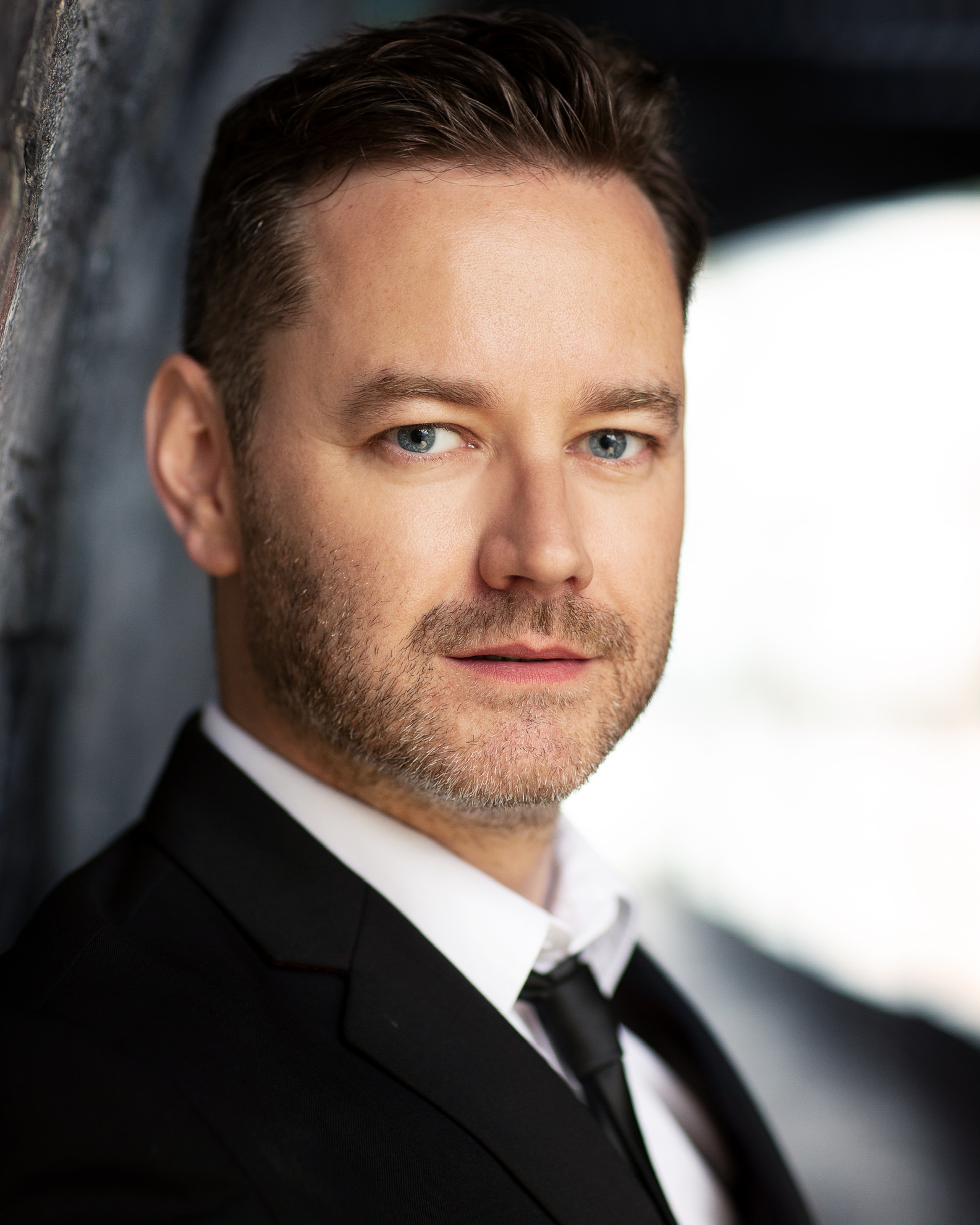 actor Mark Parsons large photo