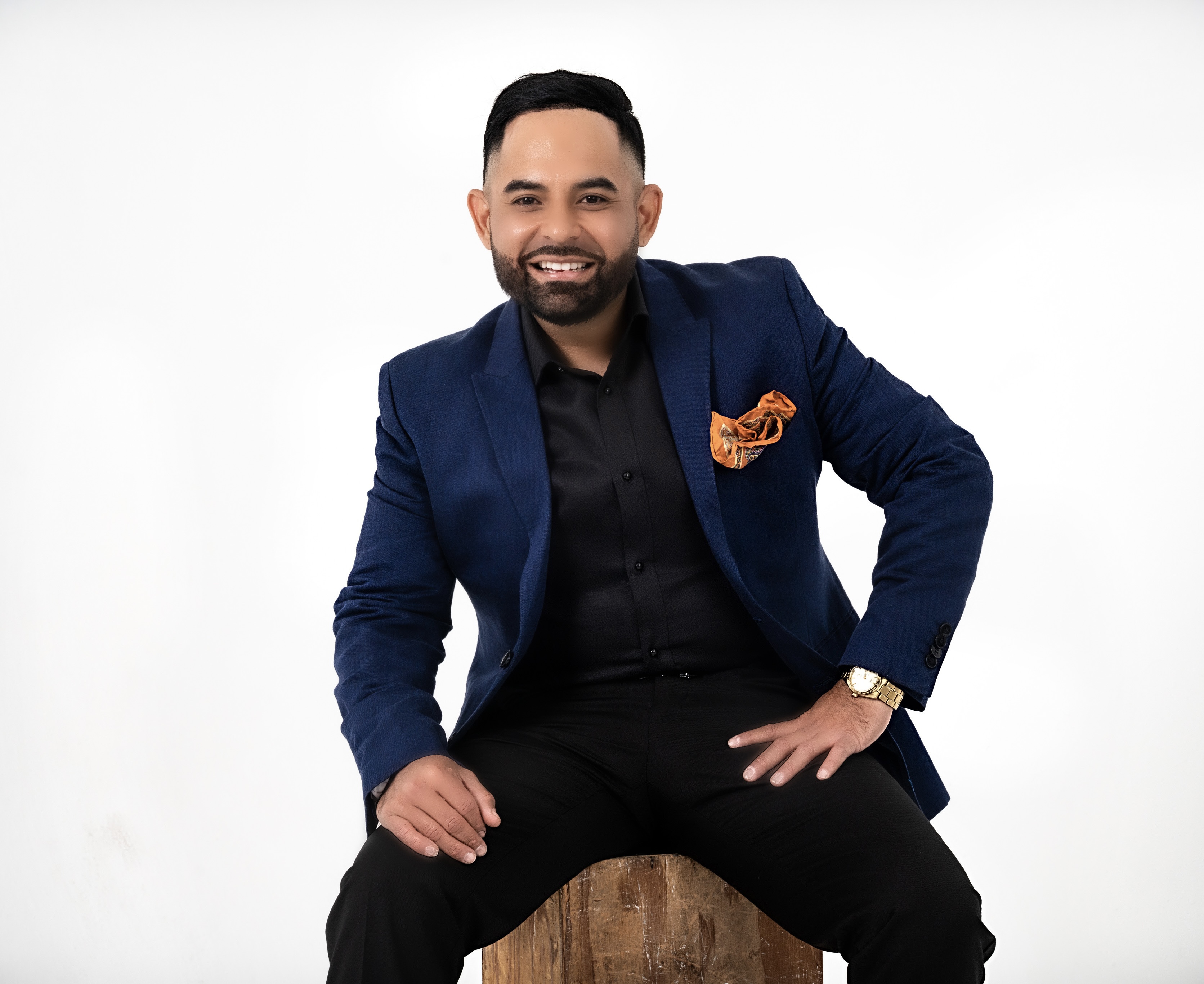 actor Nestor Gutierrez large photo