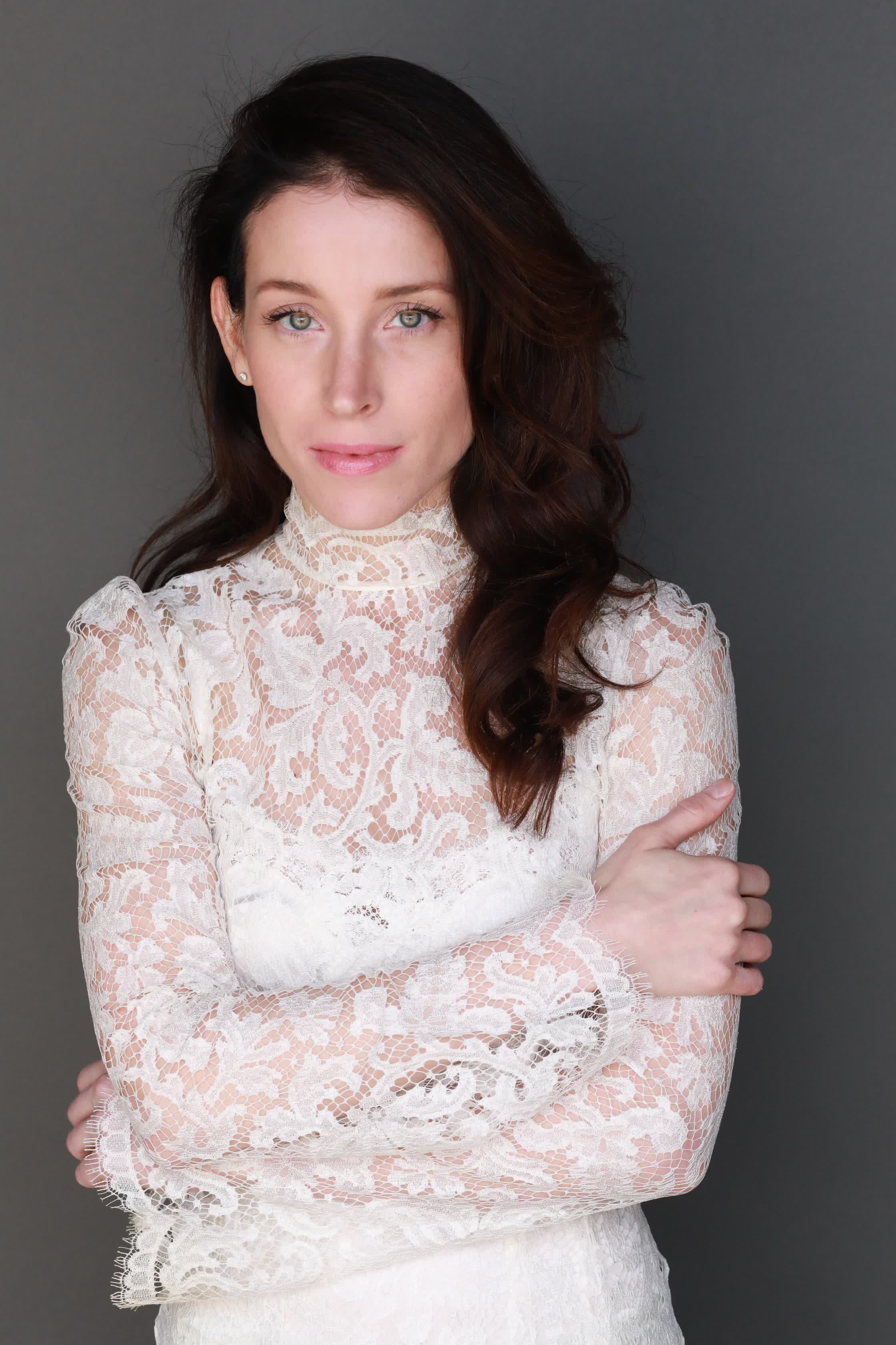 actor Stephanie Dauman large photo