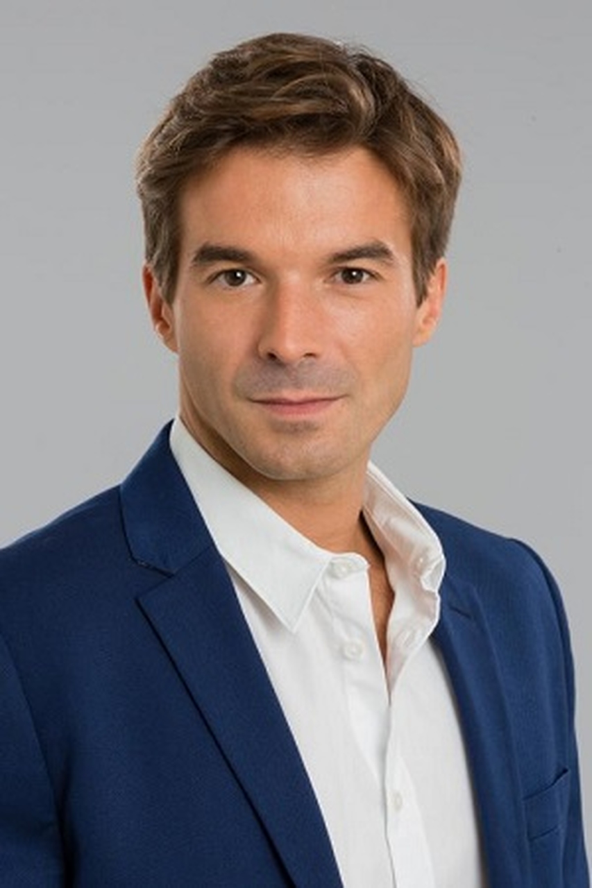 actor Graciano Dias large photo