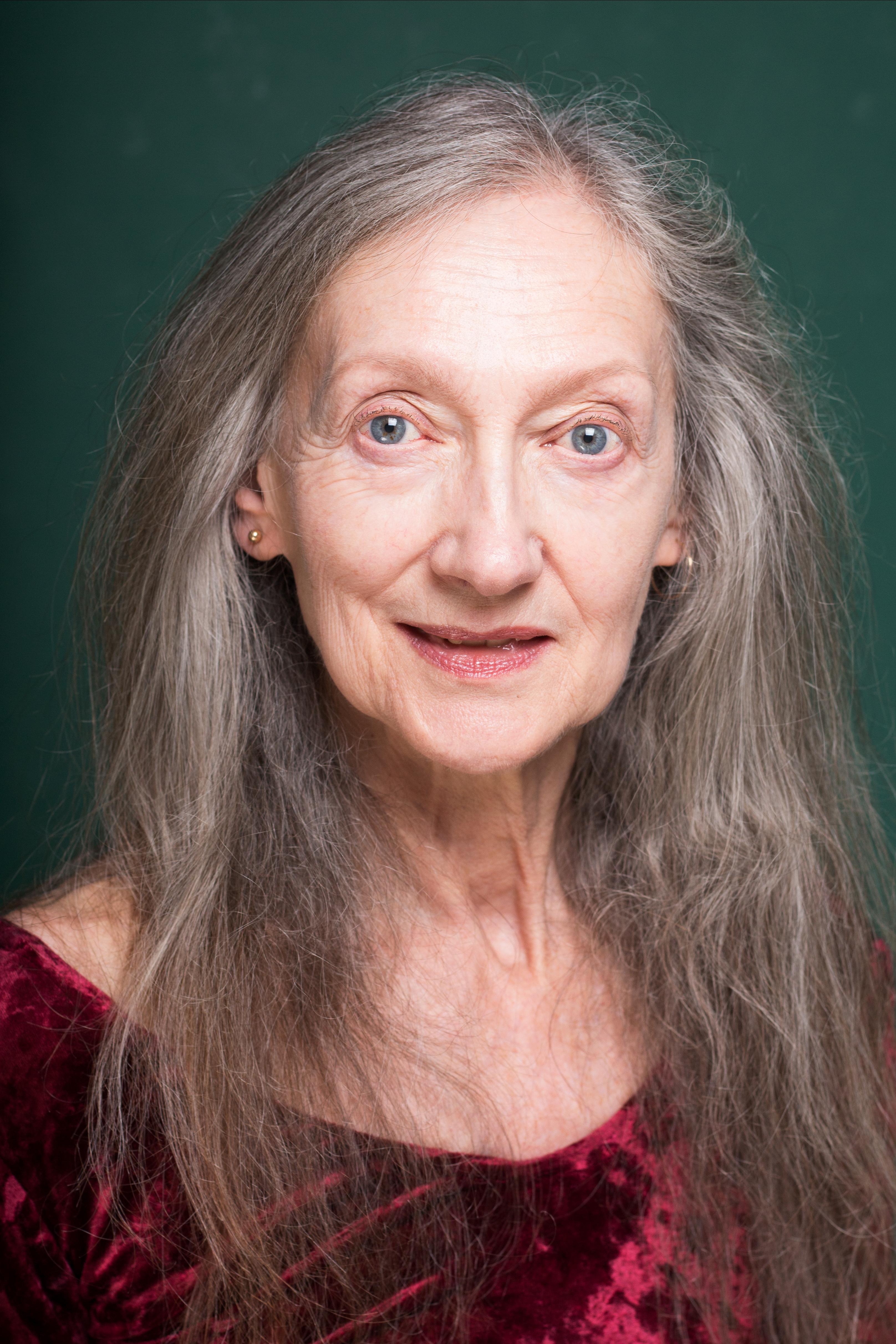 actor Sanna Kelly large photo