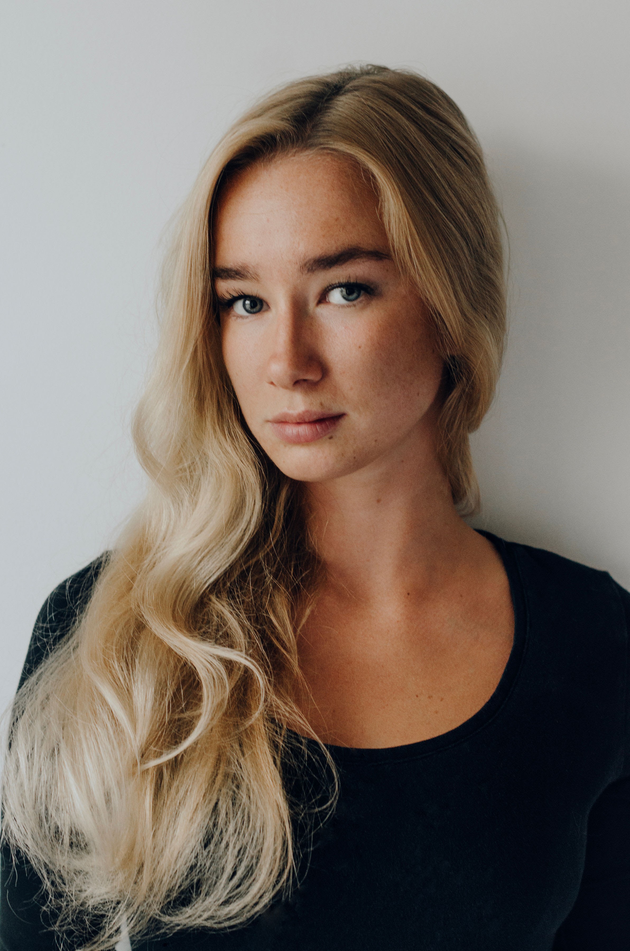 actor Emilia Rose Arnò large photo