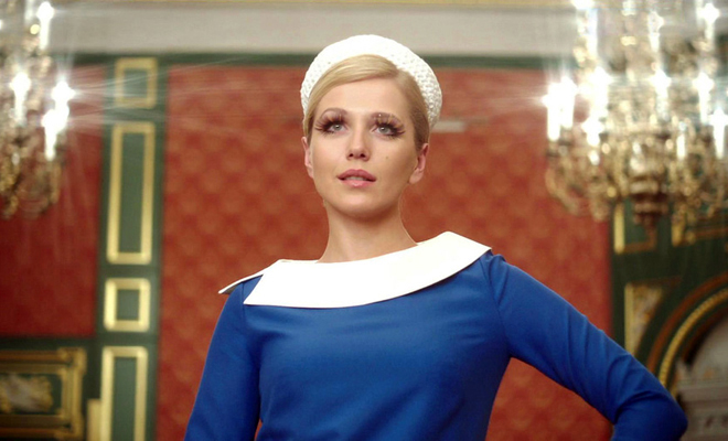 actor Karina Andolenko large photo