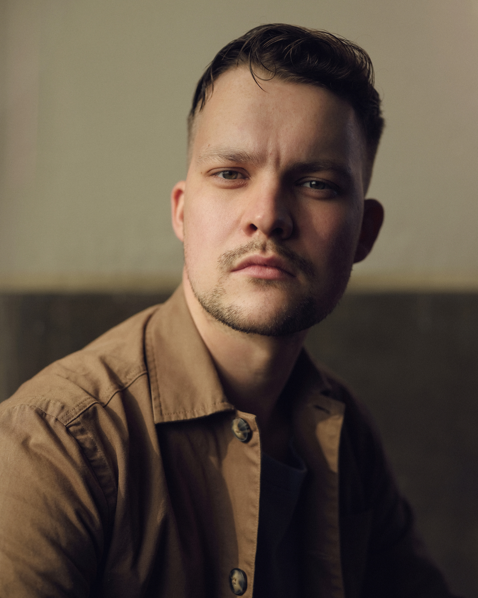 actor Reis Bruce large photo