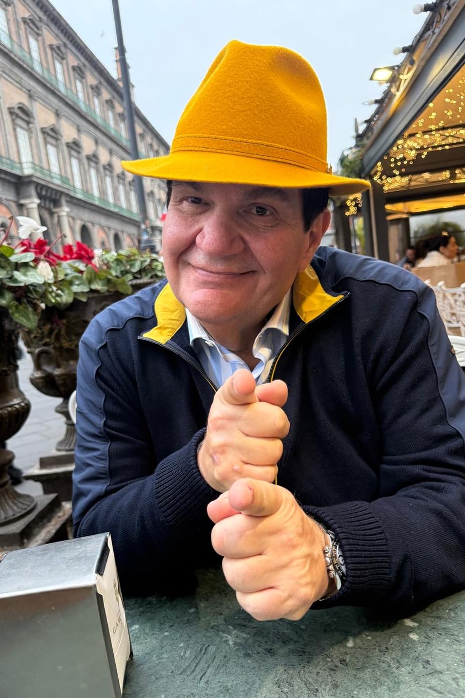 actor Gino Bravo large photo