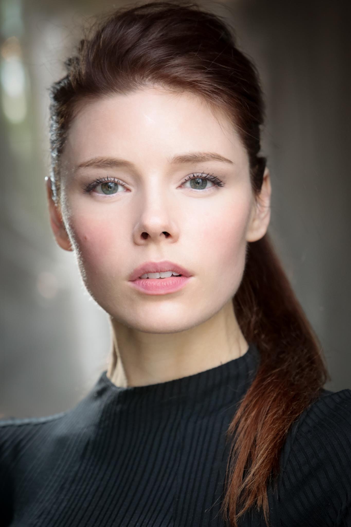 actor Magdalena Sverlander large photo