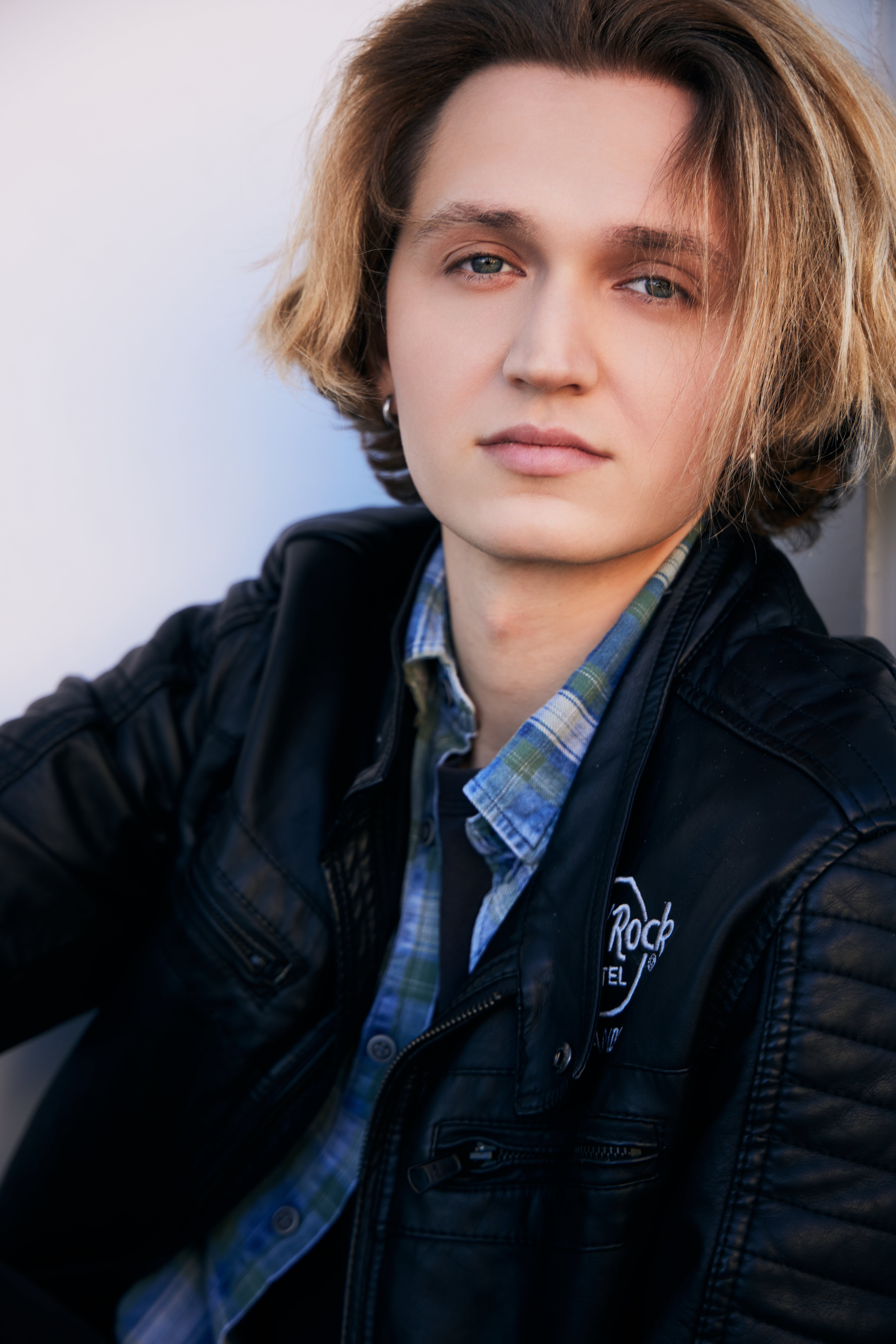 actor Alexander Carstoiu large photo