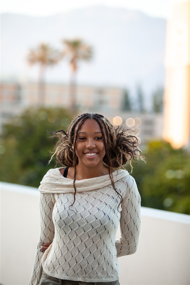 actor Azza Brummer large photo