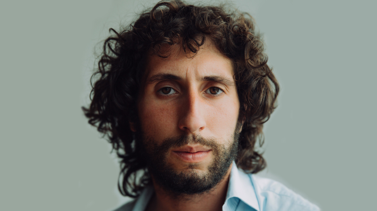 actor Isac Graça large photo