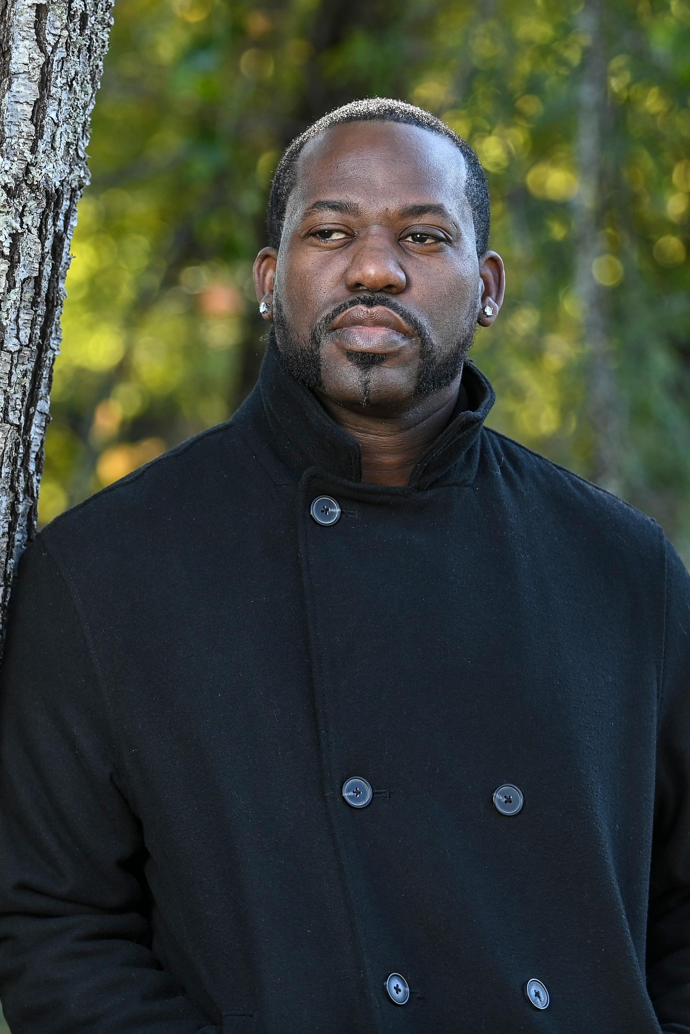 actor Julian Jay Burton large photo