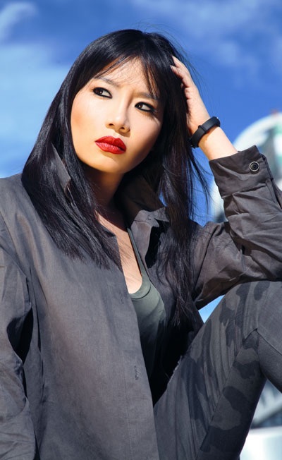 actor Vivian Ahn large photo