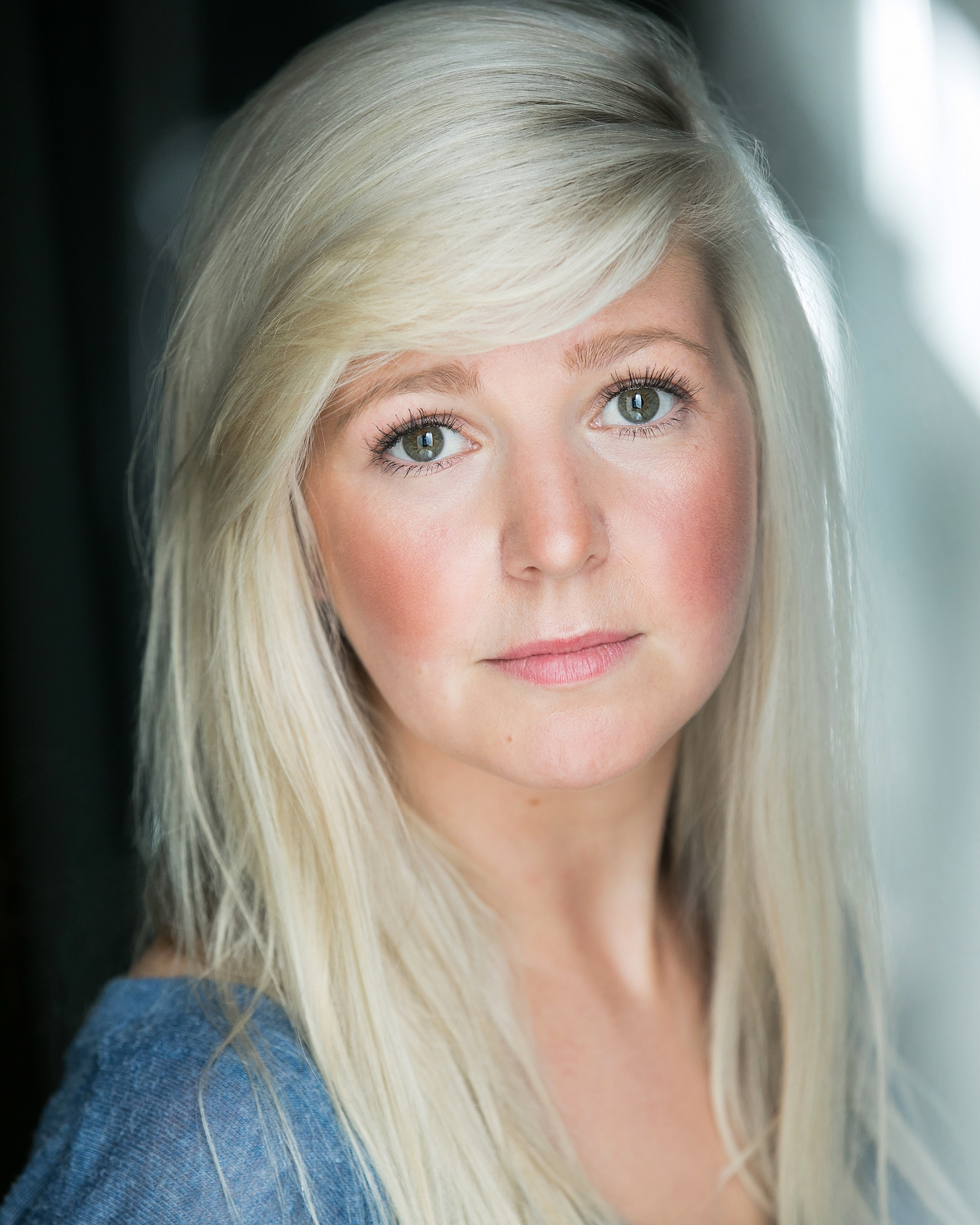 actor Sarah Dyas large photo