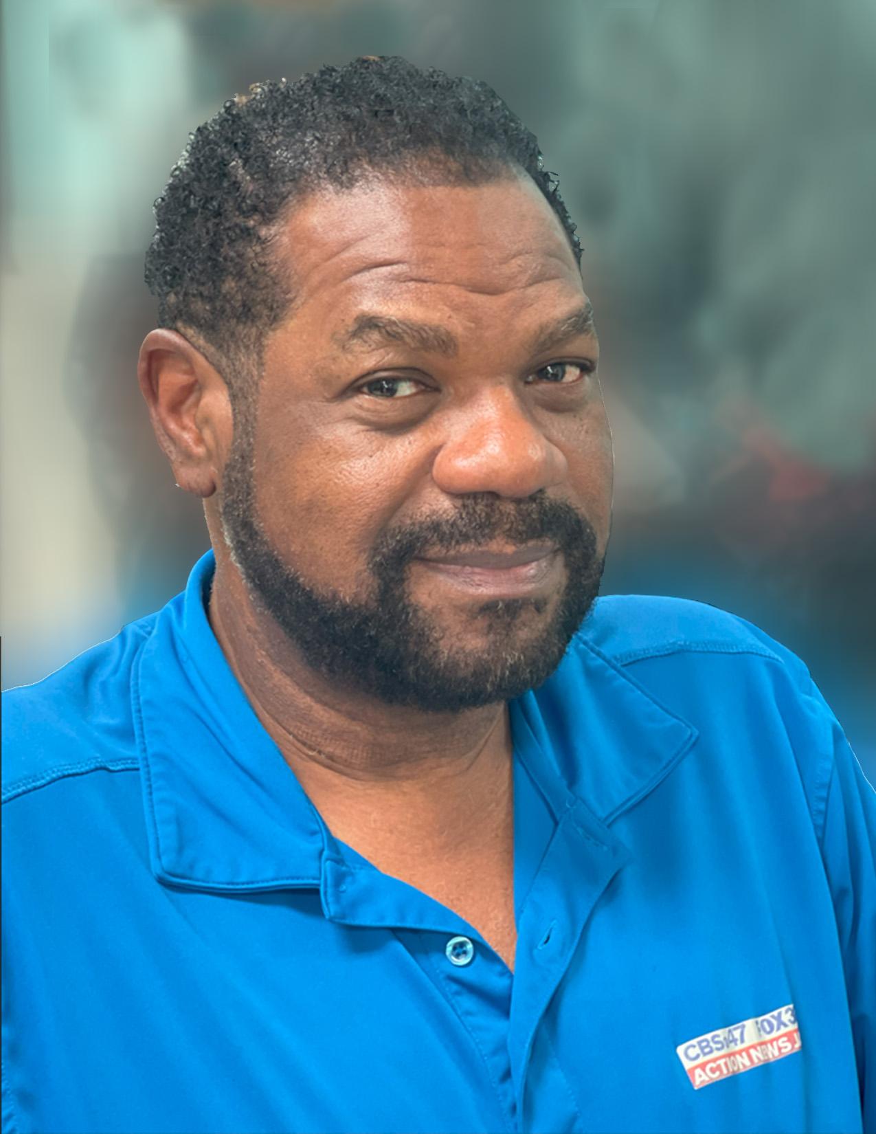 actor Izell D. Harris large photo