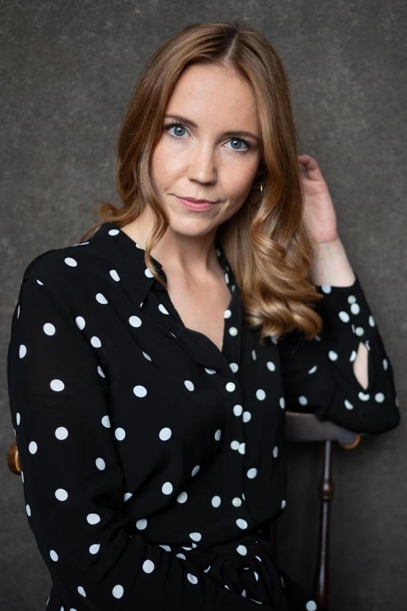 actor Meg Salter large photo