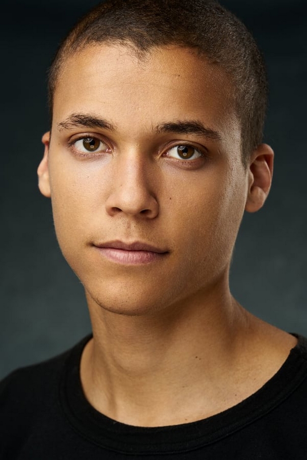 actor Benjamin Roy large photo