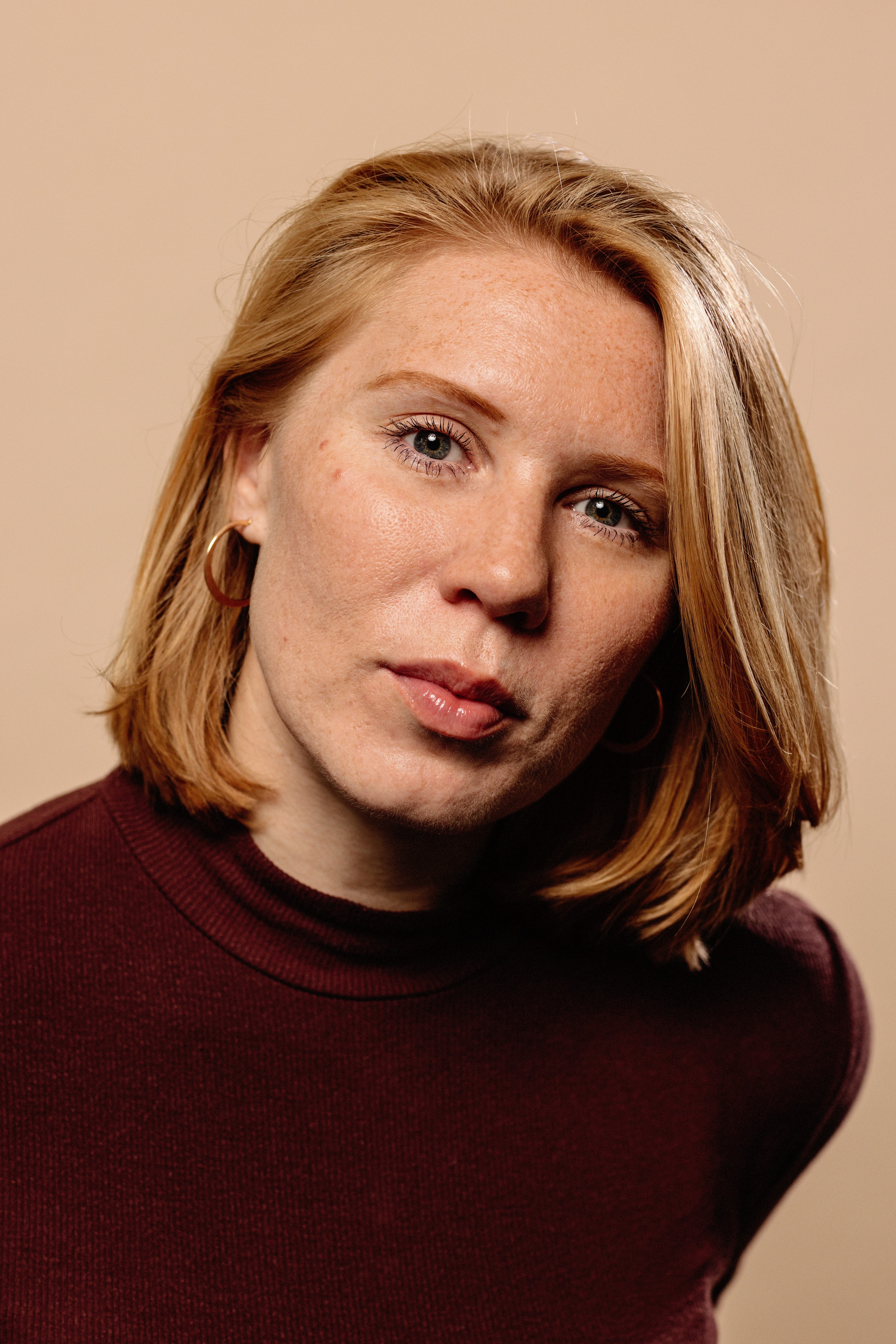 actor Emilie Hetland large photo