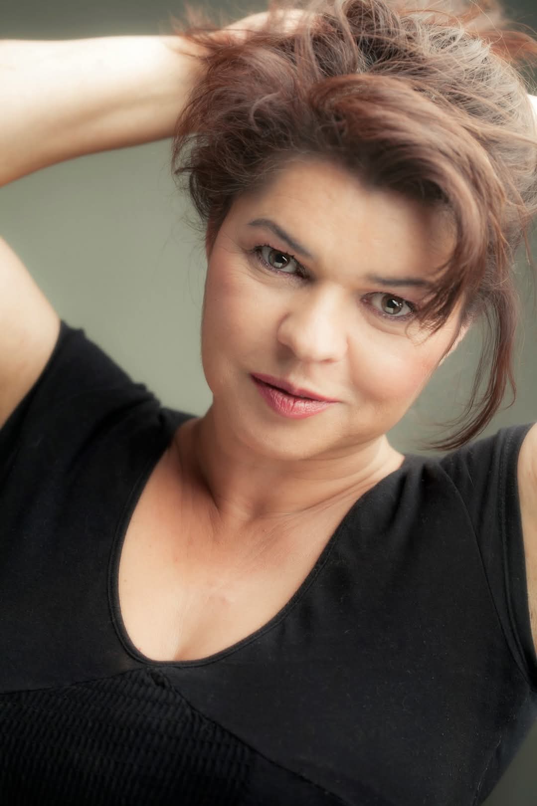 actor Ángela Vega large photo