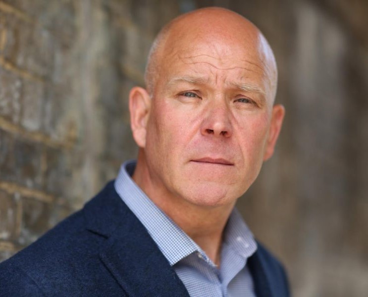 actor Neil Hobbs large photo