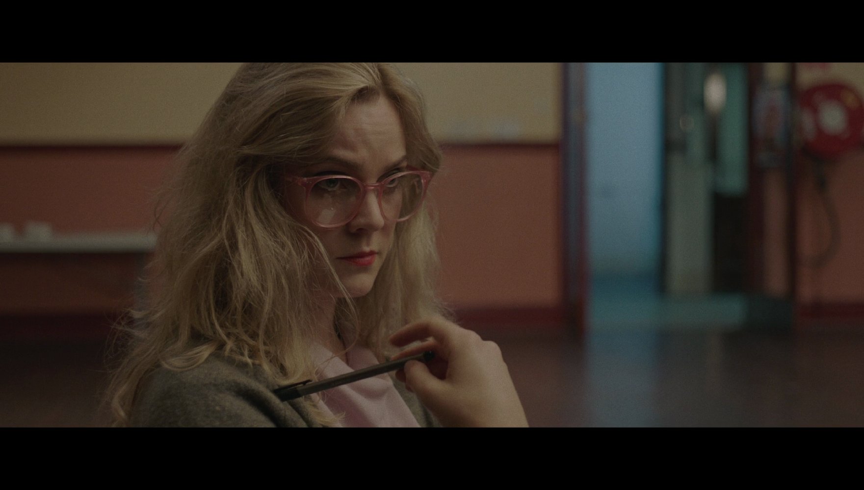 actor Lara Lightfoot large photo