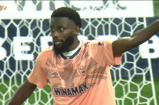 [Highlights] Poor finishing! Issa Soumare hits the post when one-on-one with the goalkeeper