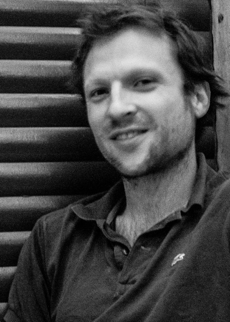 actor Orlando von Einsiedel large photo