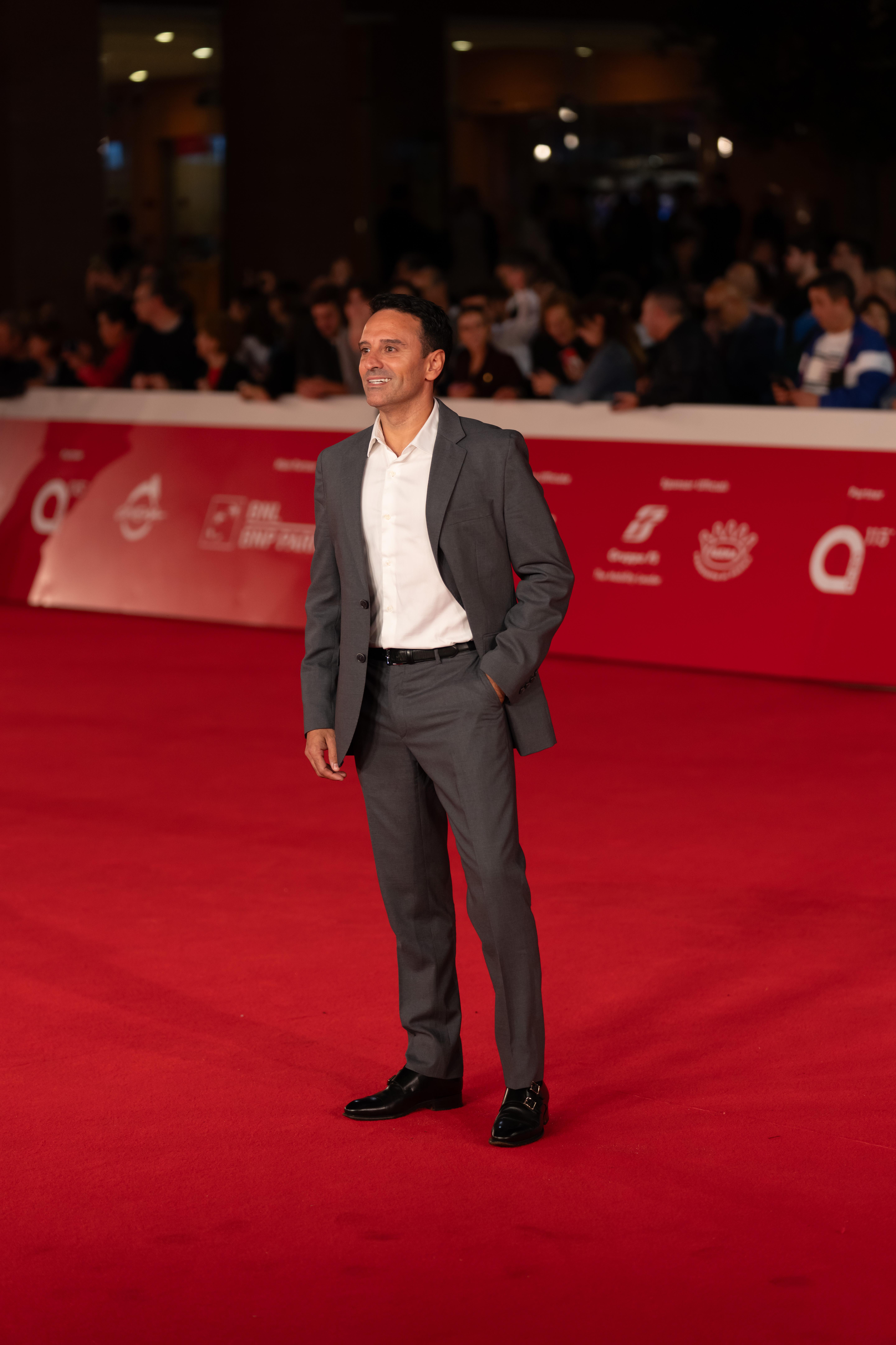 actor Julien Romano large photo